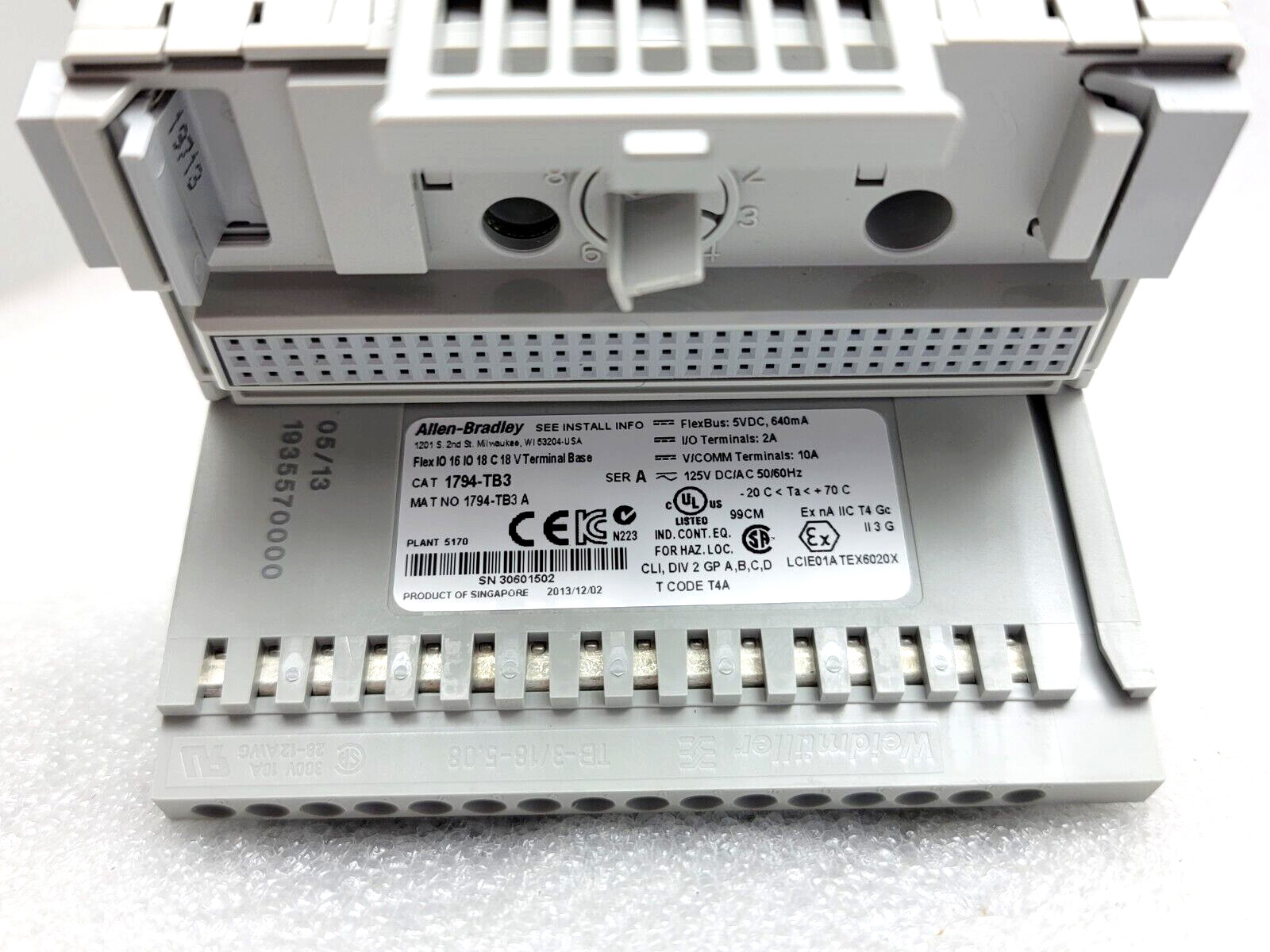 NEW ALLEN BRADLEY 1794-IB16 DIGITAL FLEX I/O INPUT MODULE WITH TB3 BASE
