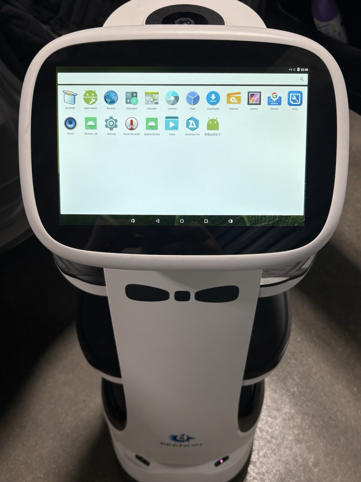 Keenon Dinerbot T8 – Personal Assistant Service Robot