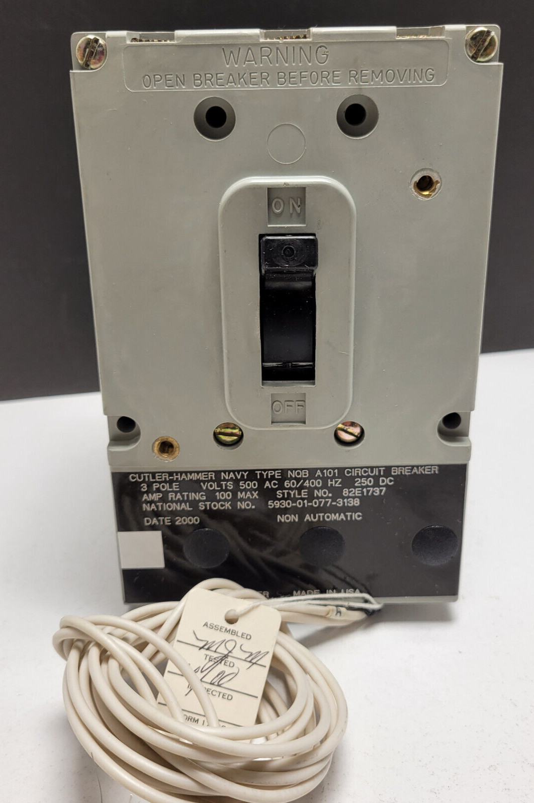 5930-01-077-3138 Toggle Switch Circuit Breaker etn2755-01