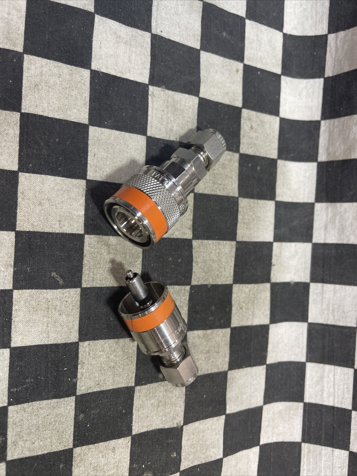 SWAGELOK SS-QC4-D-400K2 & SS-QC4-B-400K2, Quick Connect 1/4″, LOT OF 2 #110V23