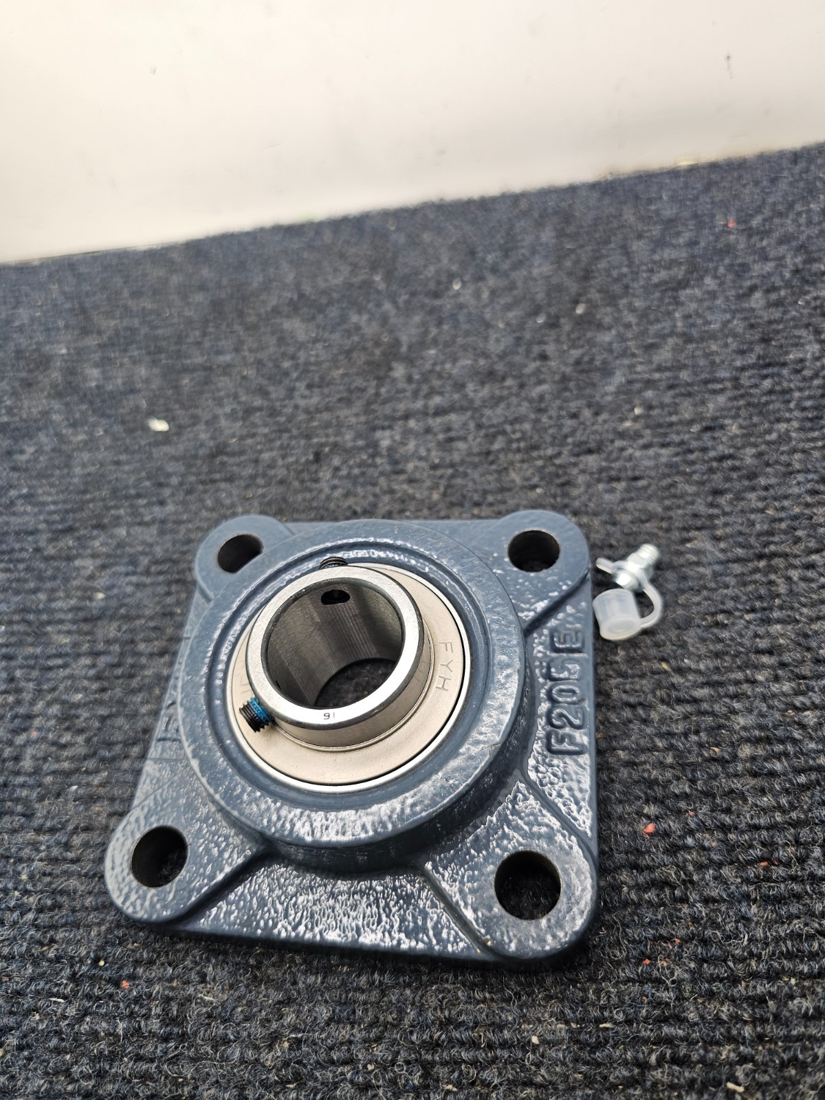 FYH UCF205-16JE: 4-Bolt Flange W/ UC205 Bearing UCF20516EG5