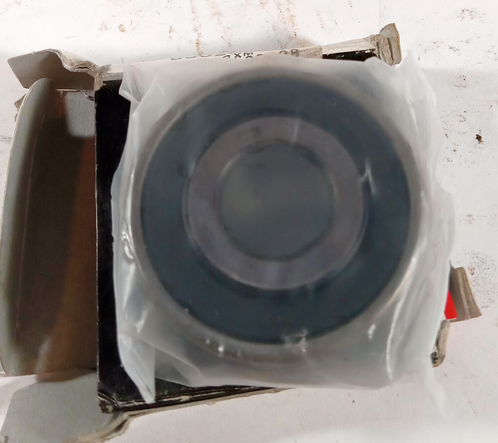1 NEW KOYO RADIAL BALL BEARING 6302-2RSC3 NIB ***MAKE OFFER***