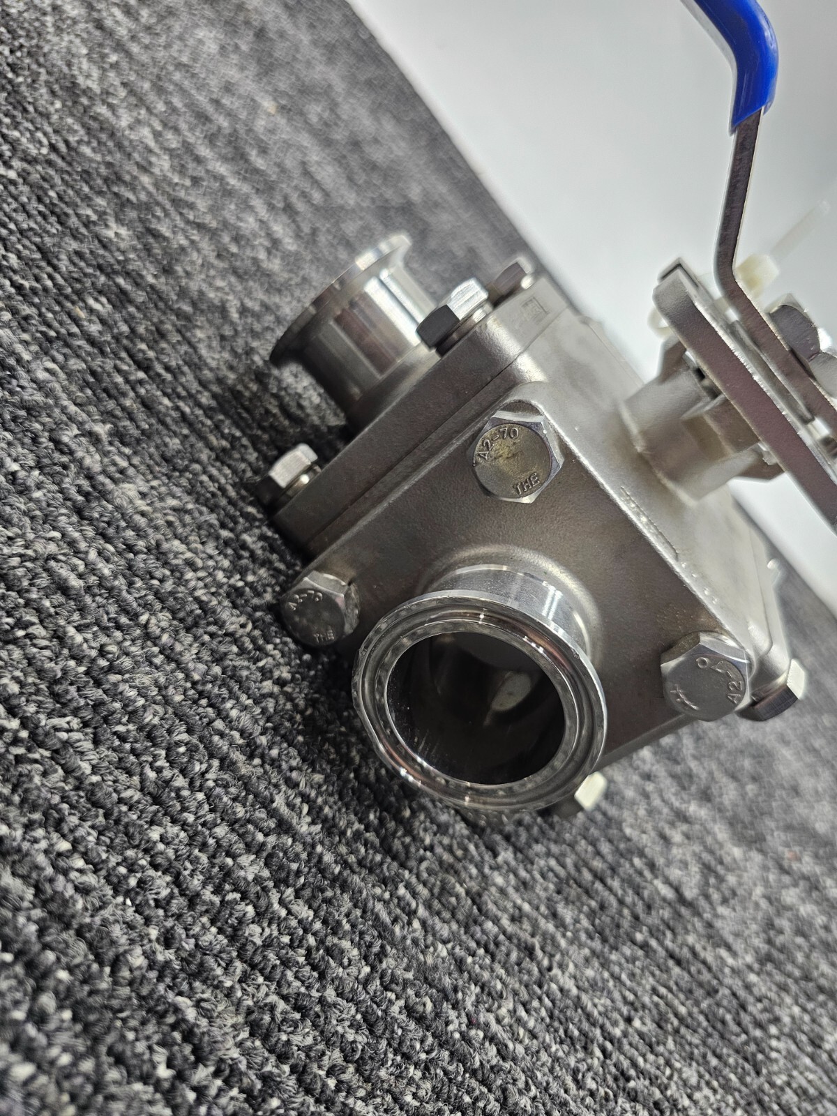 Ball Valve Flange Vacuum 1-1/2″ CF8M, 1000 WOG Blue Handle