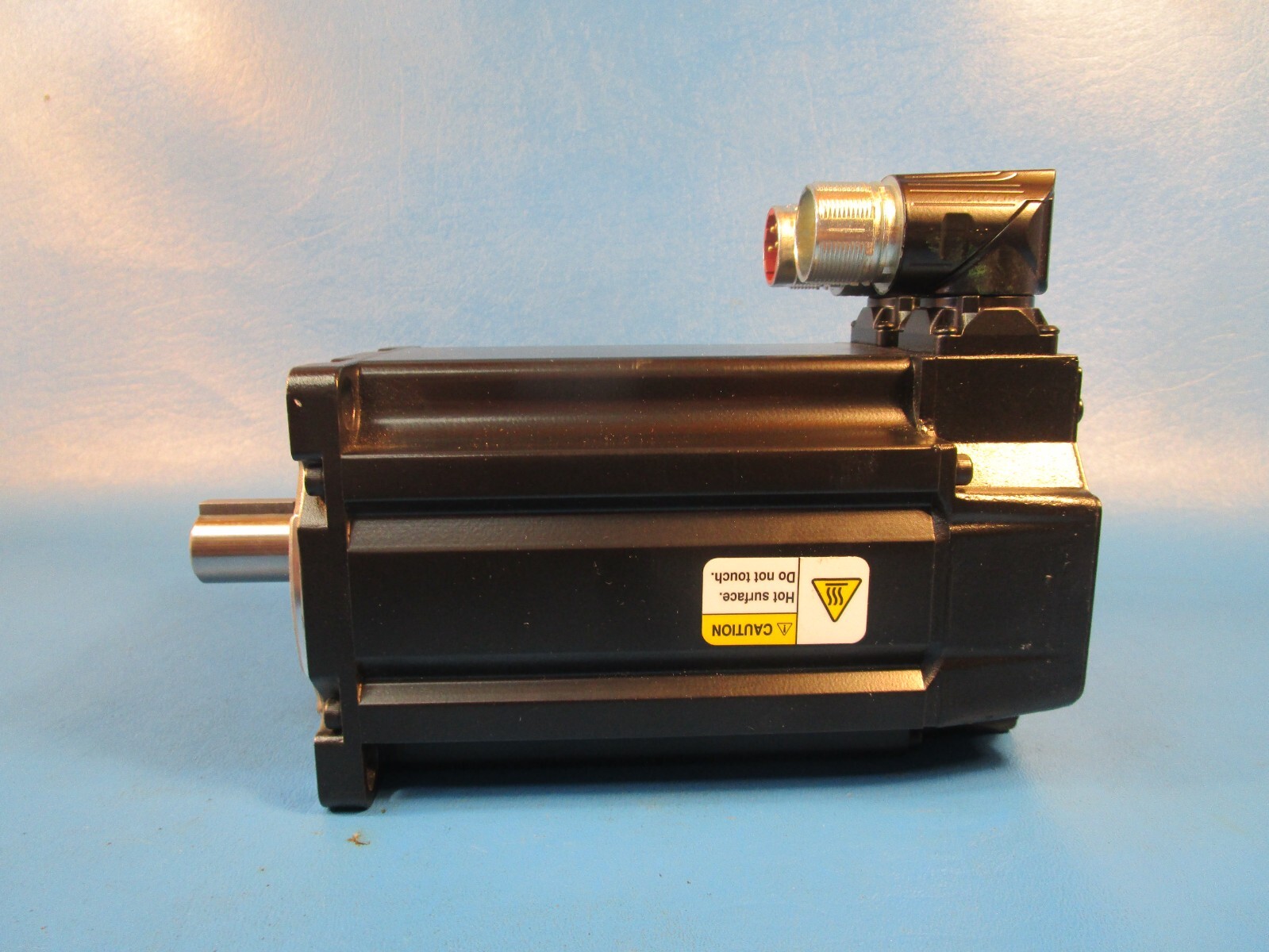 ALLEN BRADLEY MPL-B430P-SJ72AA, Inverter Duty AC Servo Motor, 460 V, Frame Size