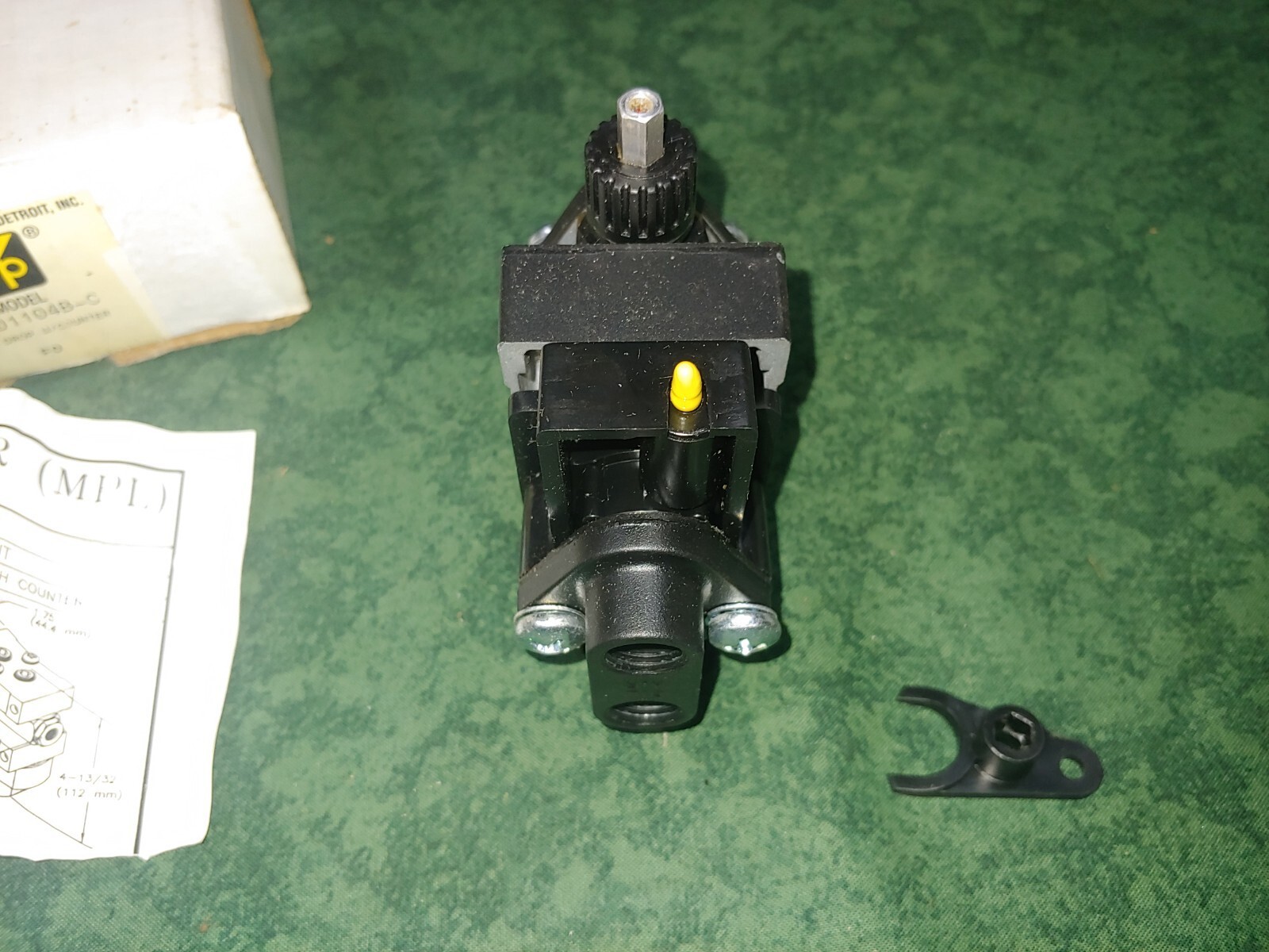Master Pneumatics Lubricator with Counter 71001104B-C (PP206)