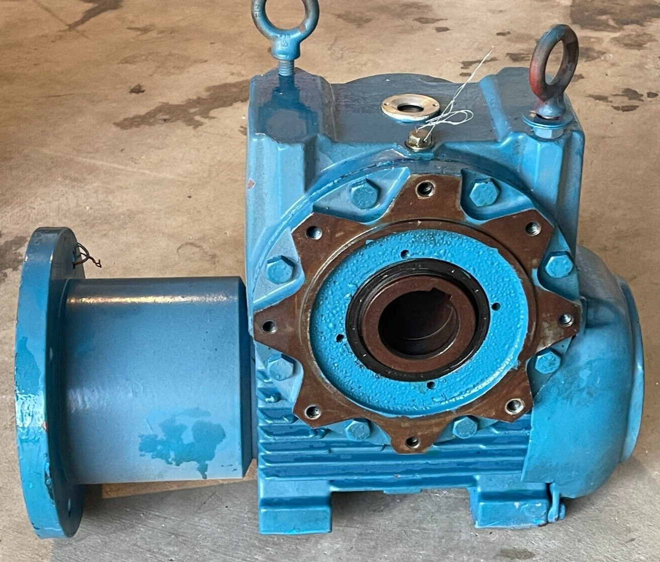 FLENDER TYPE CFA 100 1750 RPM GEARBOX 25.5:1 1750 RPM