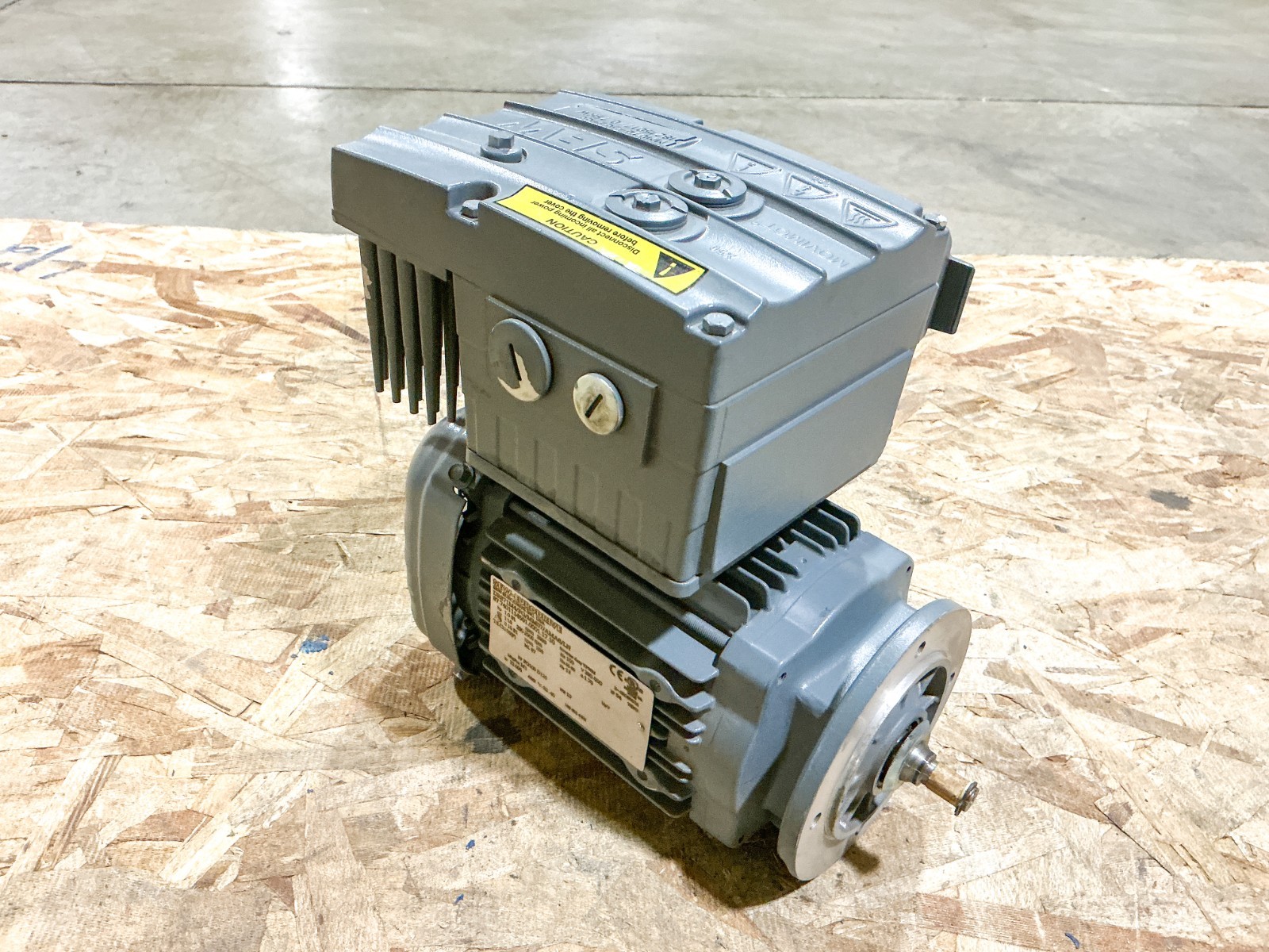 New Sew EuroDrive DRS71M4/FG/MM07/AMA6/LN Electric Motor 2900RPM 500V -No Box