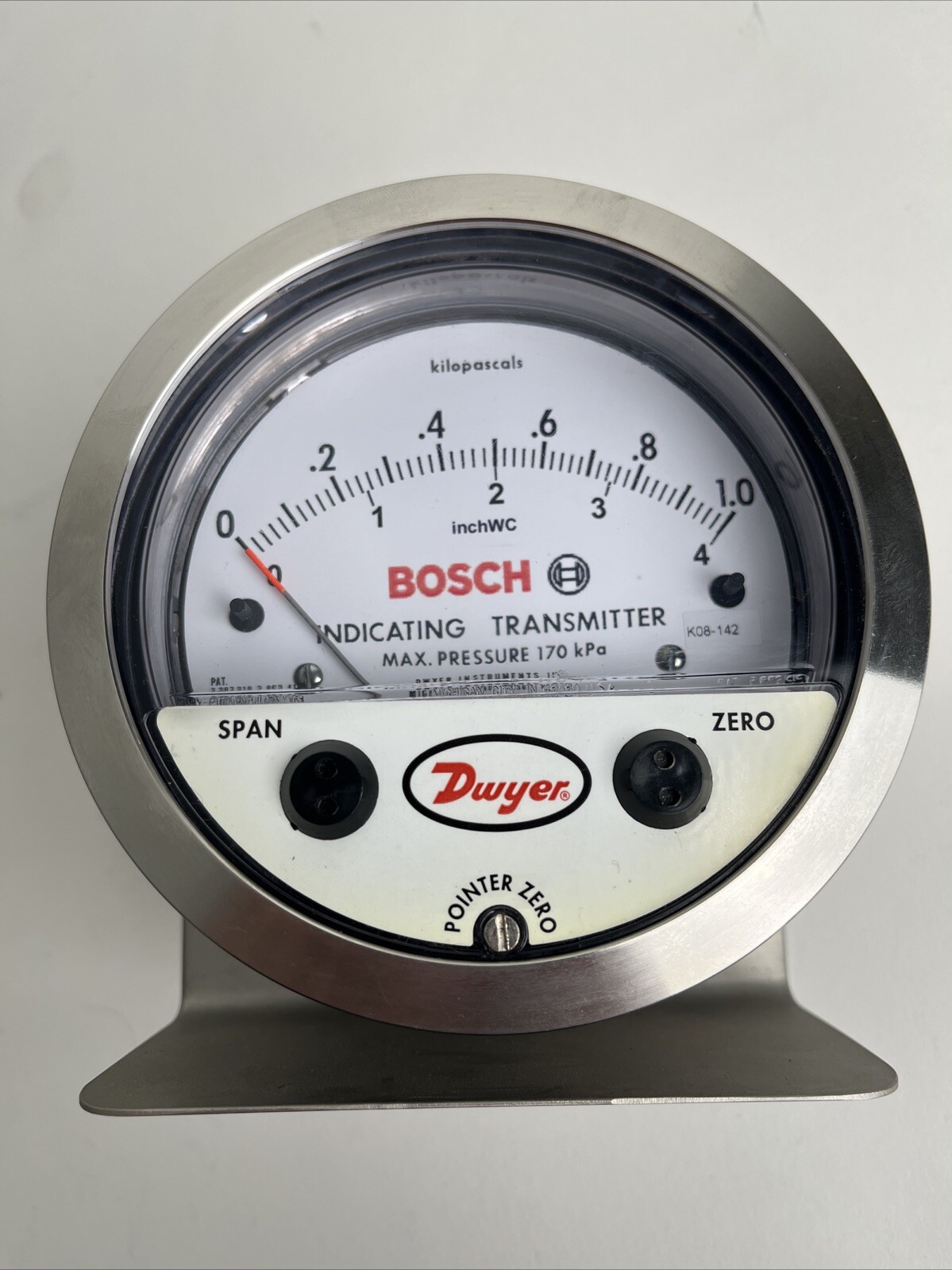 DWYER BOSCH 1kPa Differential Pressure Gauge, Indicating Transmitter – Electric