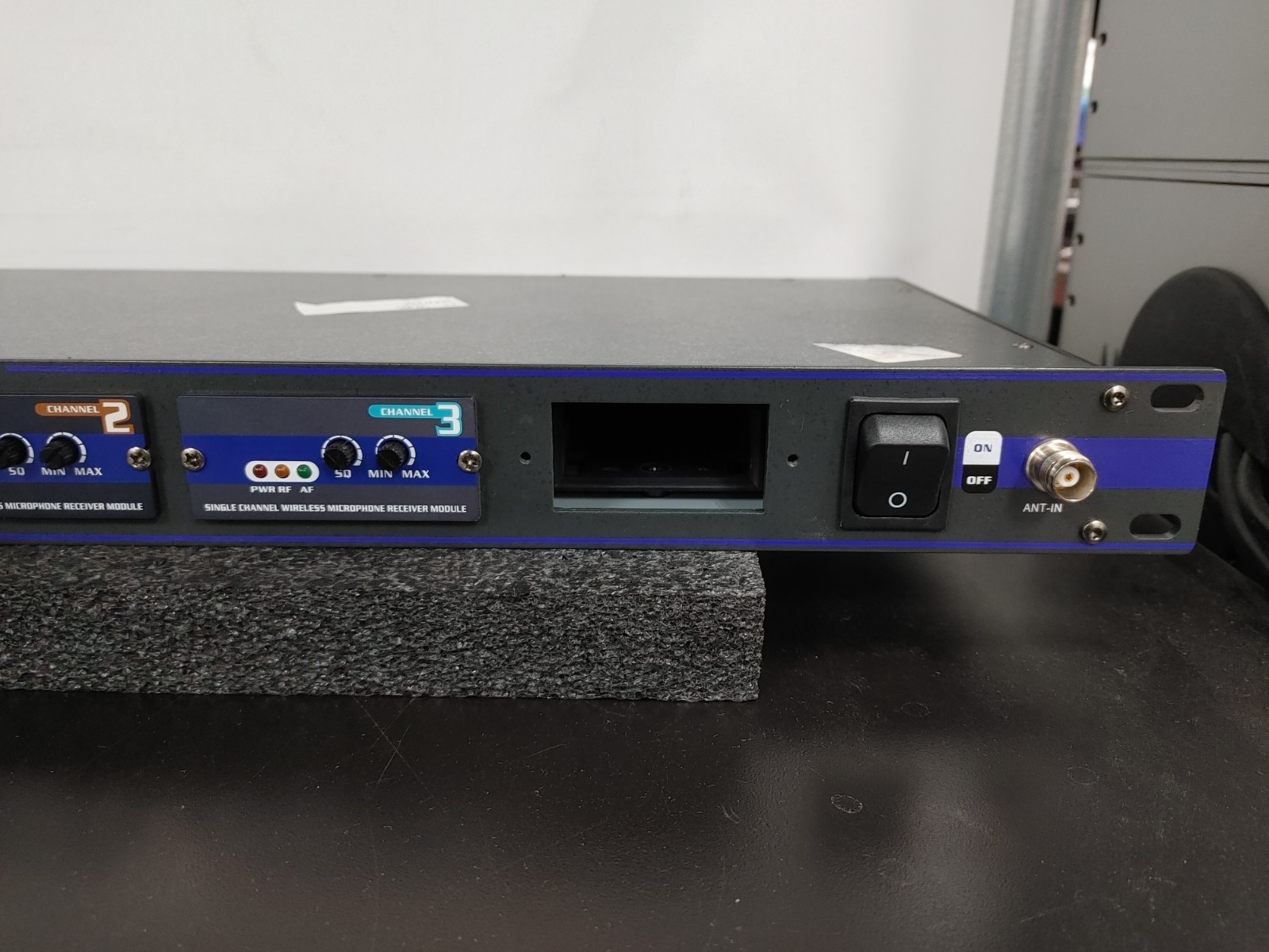 VOCOPRO UHF-5800 4 Channel Wireless Microphone System