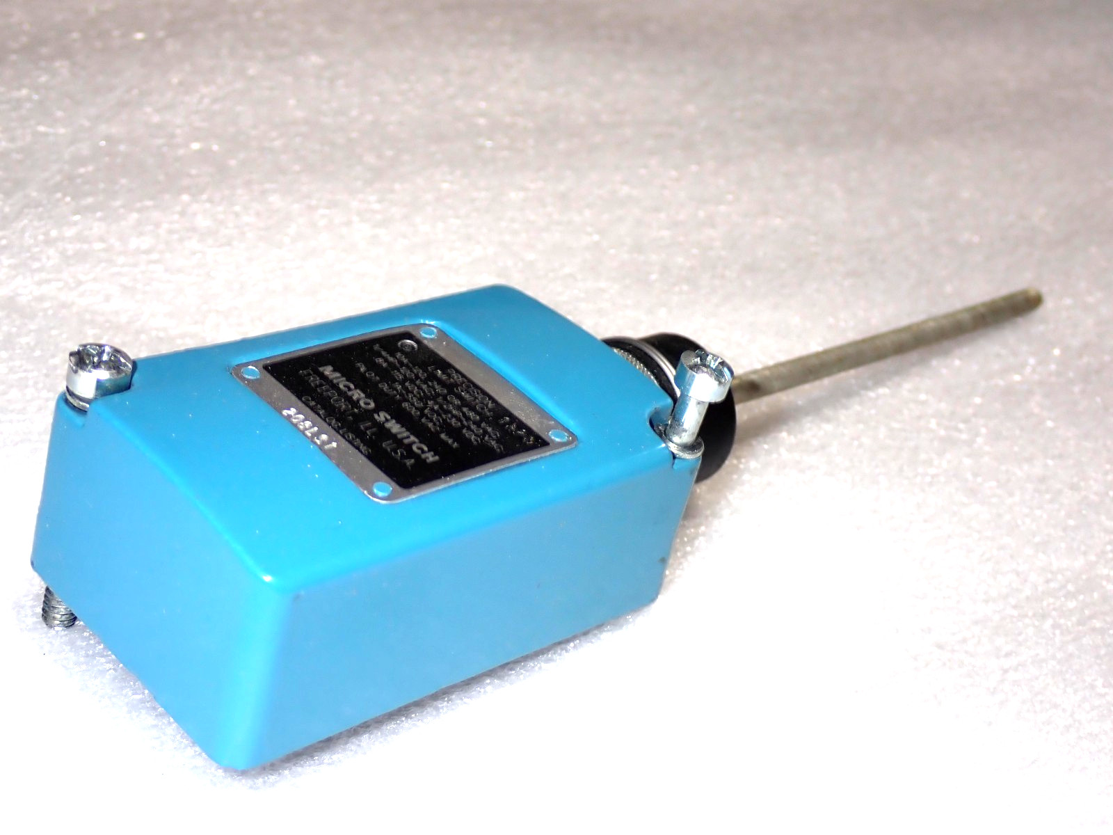 208LS1 PRECISION MICRO SWITCH NEW