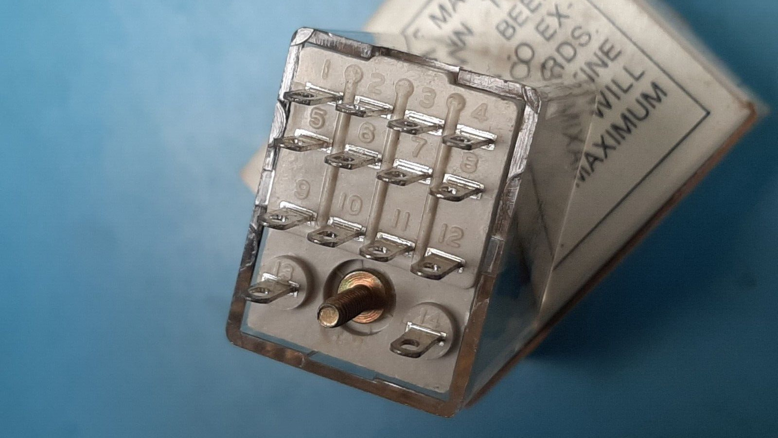 Sigma 67R4-24AC Relay 67R424AC ( GOLD CONTACTS SEEN IN THIS RELAY )