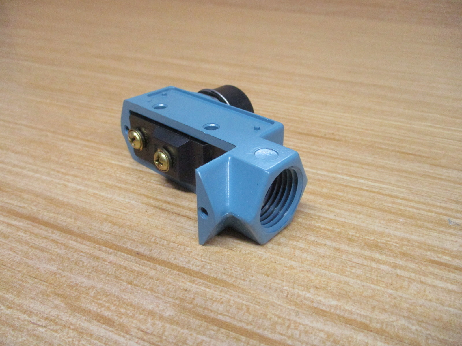 Micro Switch BZE6-2RN Limit Switch BZE62RN