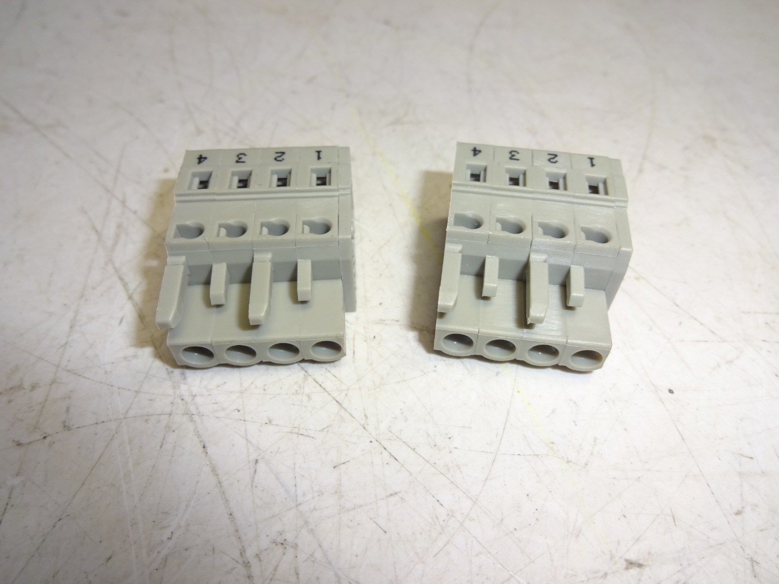 LOT OF 2 WAGO MCS 2,5 4 POLE CONNECTOR 250V