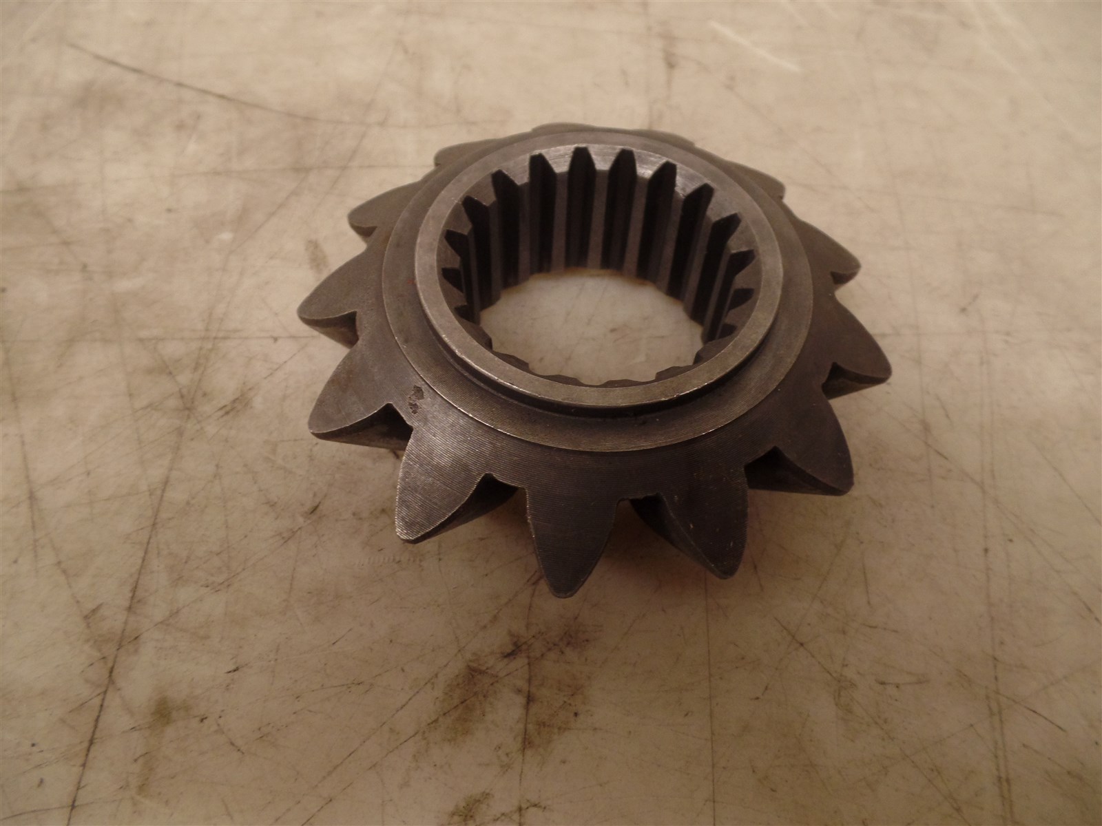 3642931M1 PINION AGCO MASSEY FERGUSON MF 1051 2270 RC270 1051 2270 RC270 ROTARY