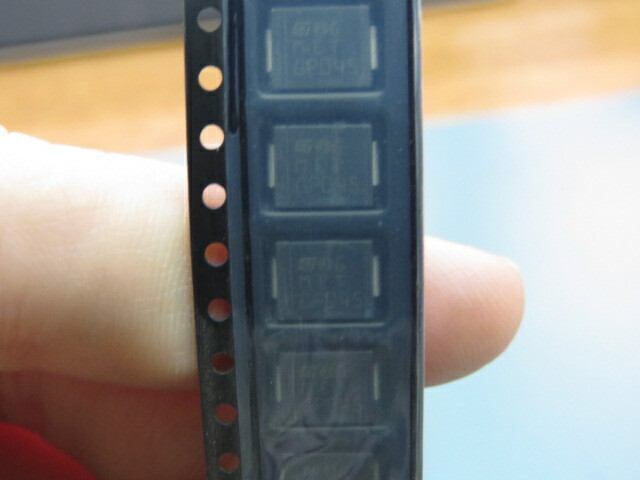 STM SM15T33A Qty of 200 per Lot TVS DIODE 28.2V 59V SMC;59V Clamp 169A (8/20µs)