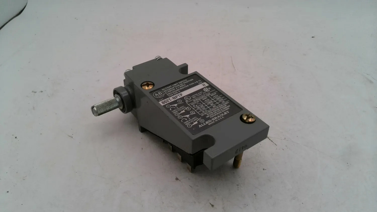 ALLEN-BRADLEY 802T-NPTP OIL TIGHT LIMIT SWITCH TYPE 4 13