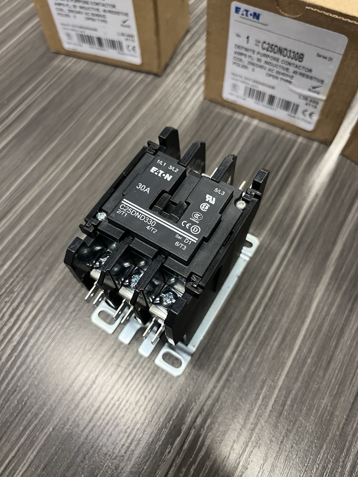 EATON C25DND330B Definite Purpose Contactor, New, 208/240V Coil