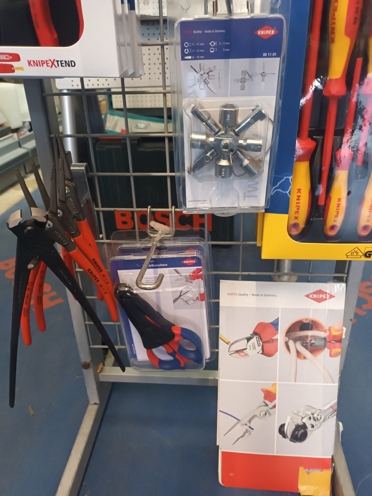 KNIPEX Originals : 35 PRODUCTS for only USD. 1380 ( = ca. USD. 39 pro-product)