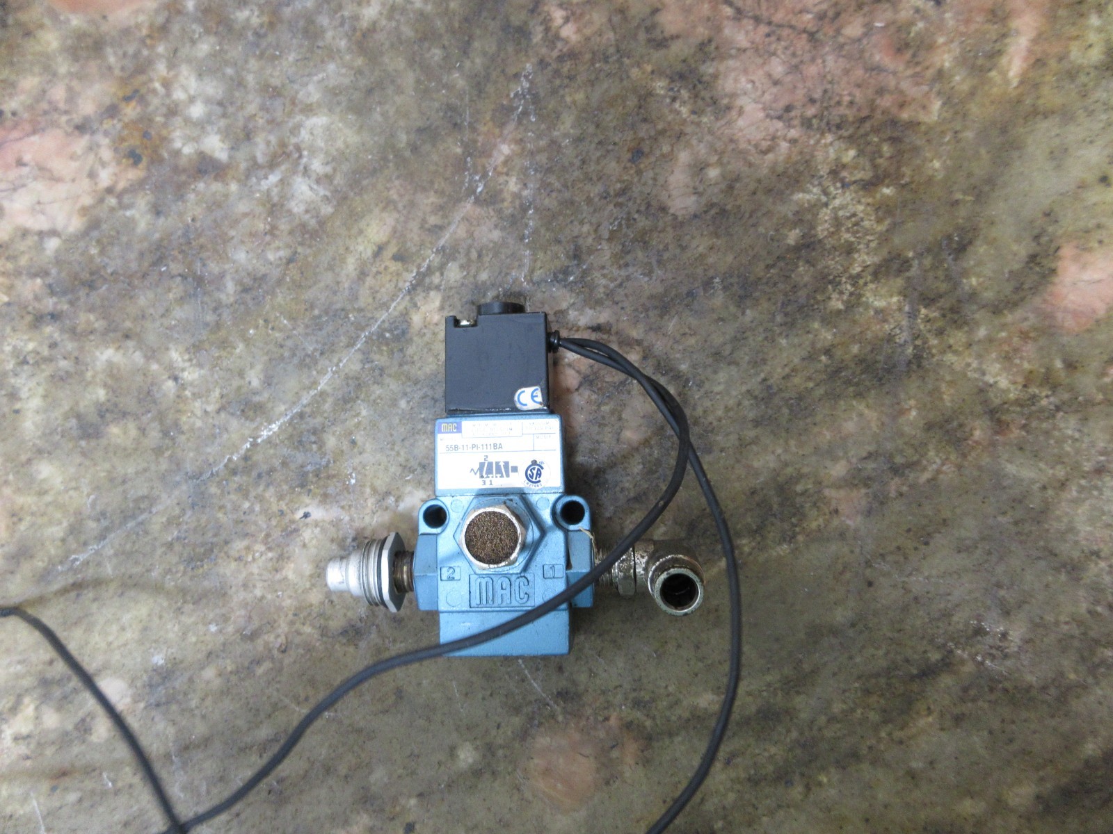 1996 HAAS VF-1 CNC VERTICAL MILL 55B-11-PI-111BA MAC VALVE