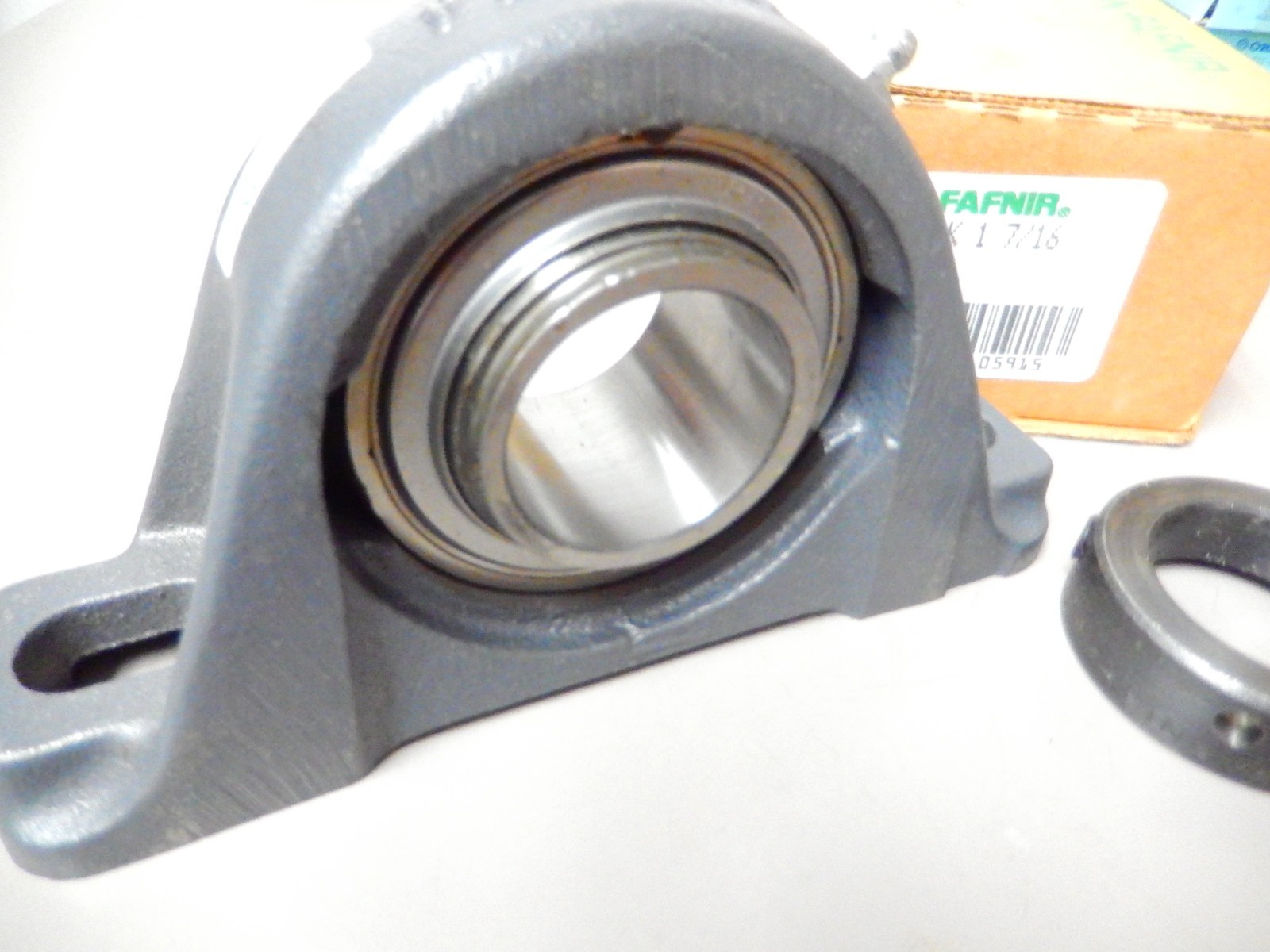 Fafnir RAK 1 7/16 Pillow Block Bearing 2 Bolt With Locking Collar