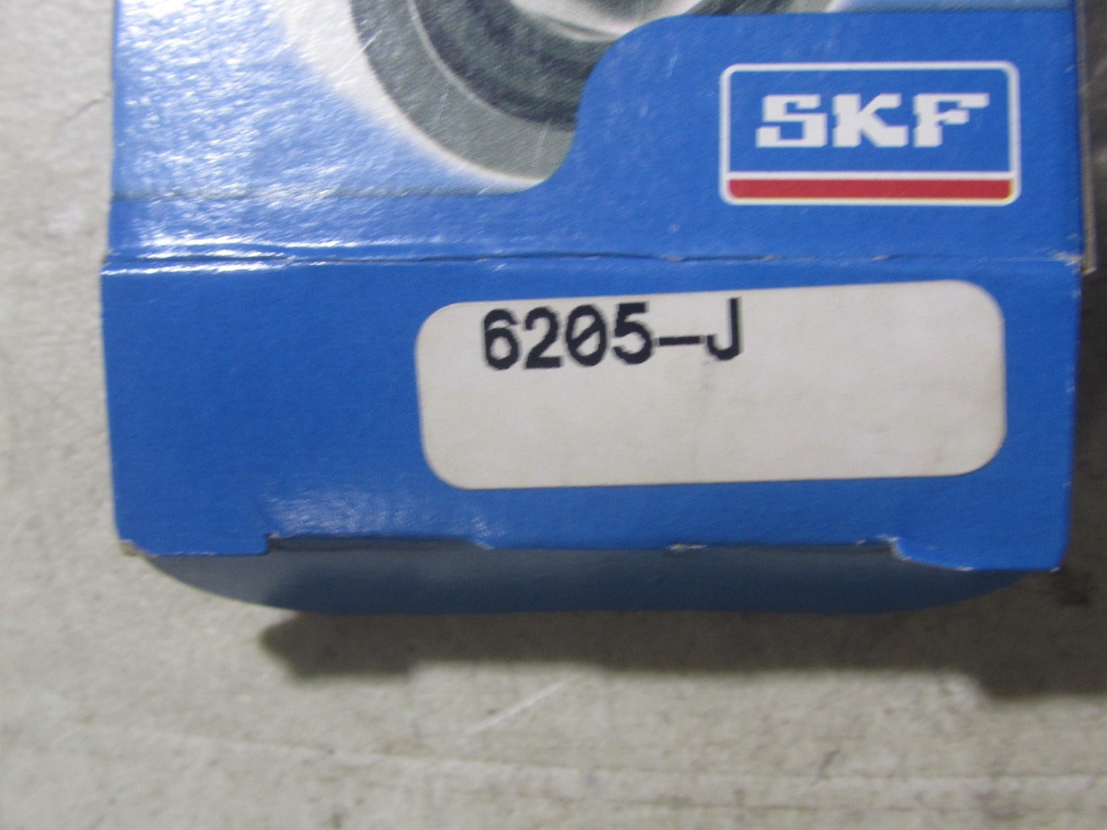 NEW SKF 6205-J BALL BEARING