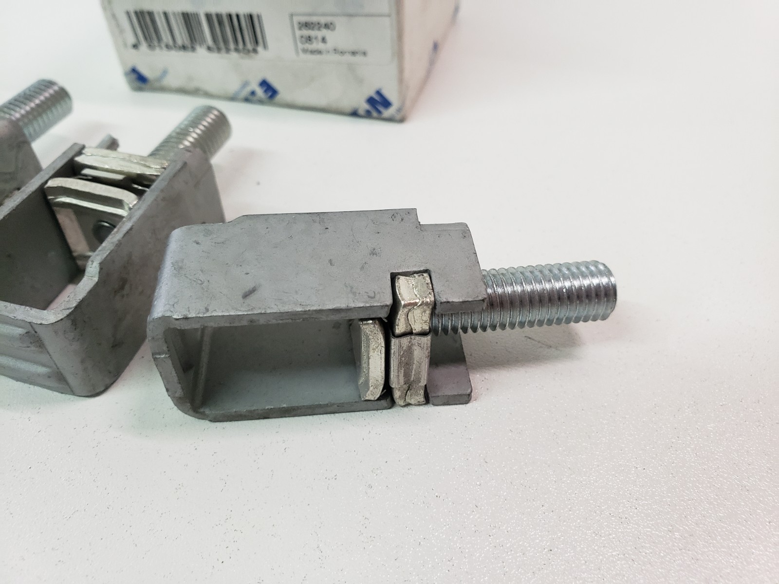 UNUSED – Eaton NZM2-160-XKC Box Terminal Set of 3