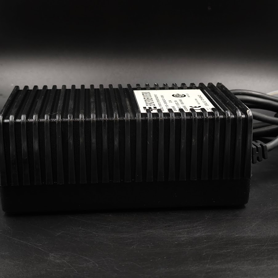Elpac Power Systems FW6012 power Supply Battery Charger 12V-5A Used Working