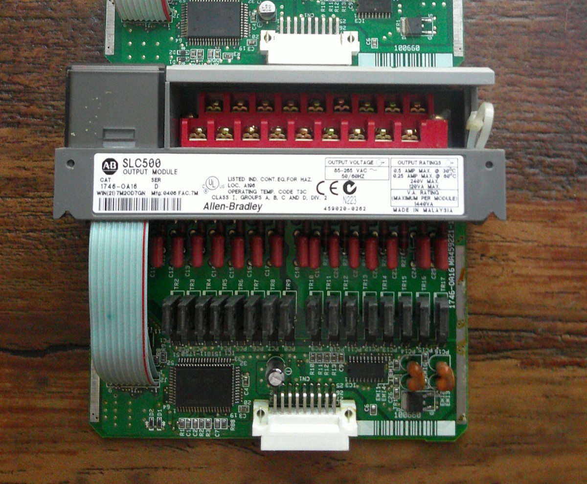 (1) Allen Bradley 1746-0A16 Ser. D Output Module