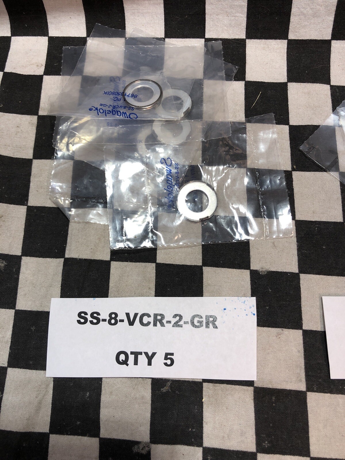 18x SWAGELOK NI-16-VCR-2-GR-VS, SS-8-VCR-2-GR, NI-4-VCR-2-VS, SHIPSAMEDAY#C17