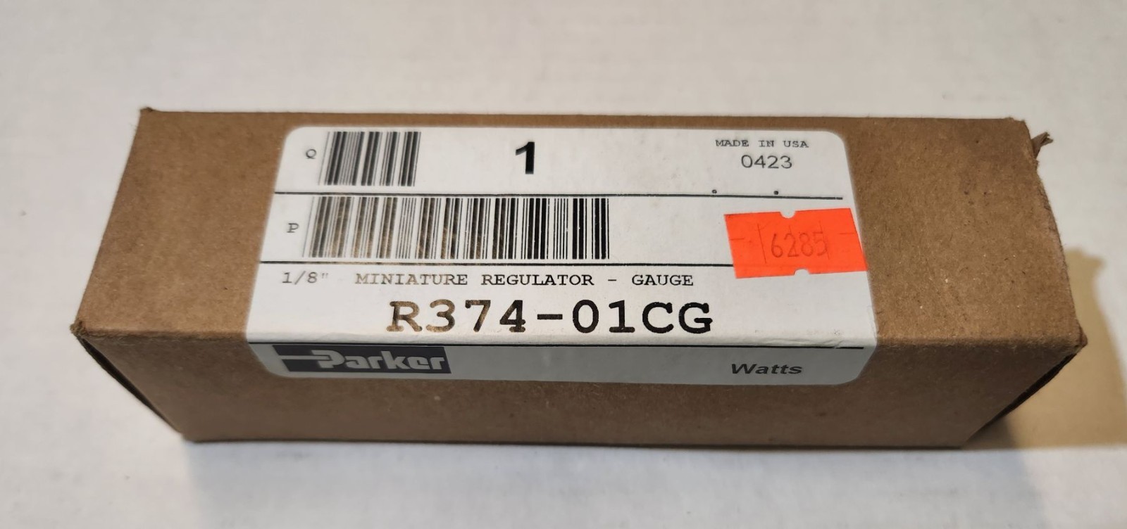 NEW PARKER R374-01CG PNEUMATIC REGULATOR 4-PORTS 1/8 NPT 0-125 PSI WITH GAUGE