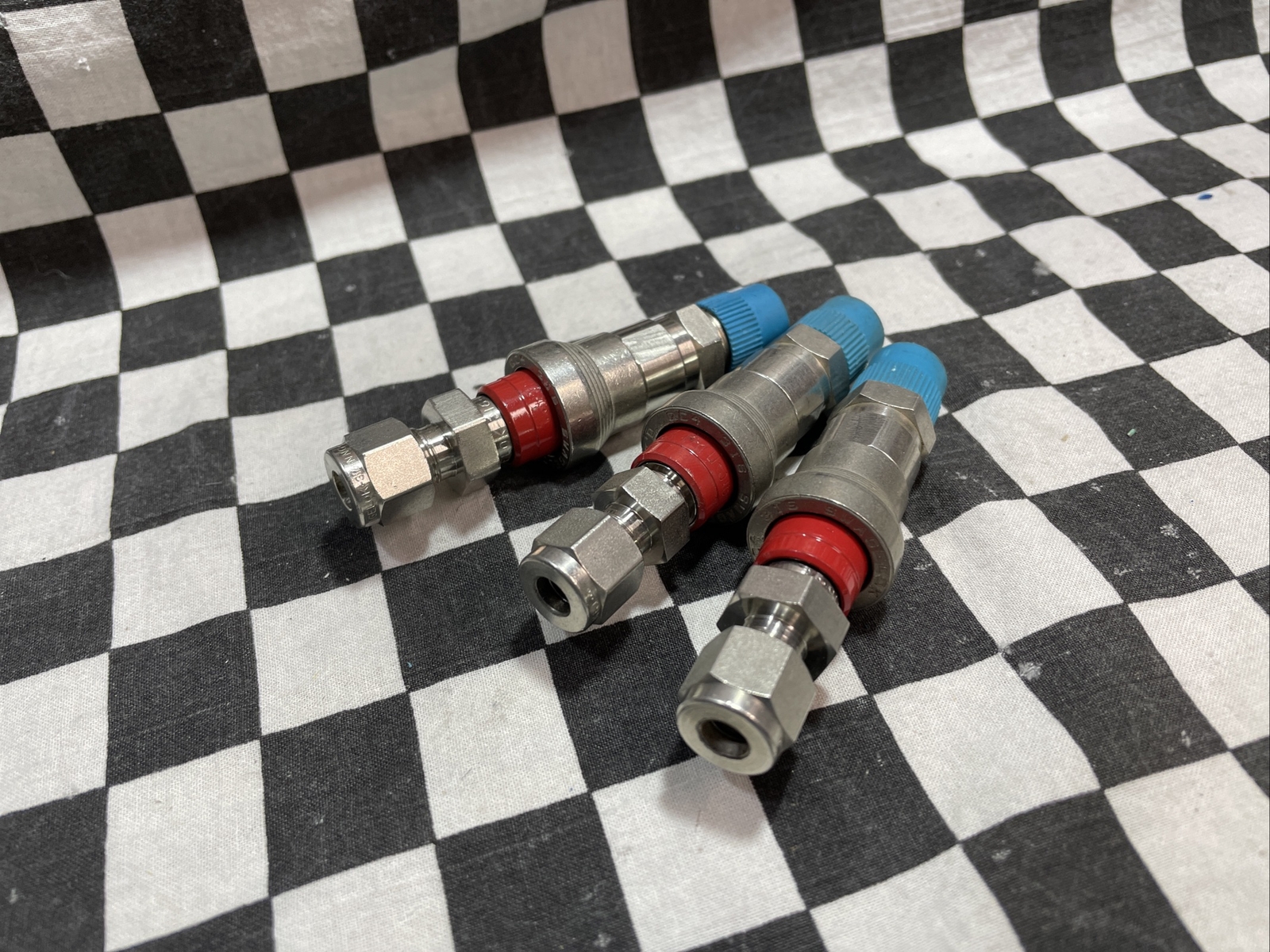 SWAGELOK Quick Connect 1/4″, & SS-QC4-B-400, LOT OF 3 SETS #N24Q