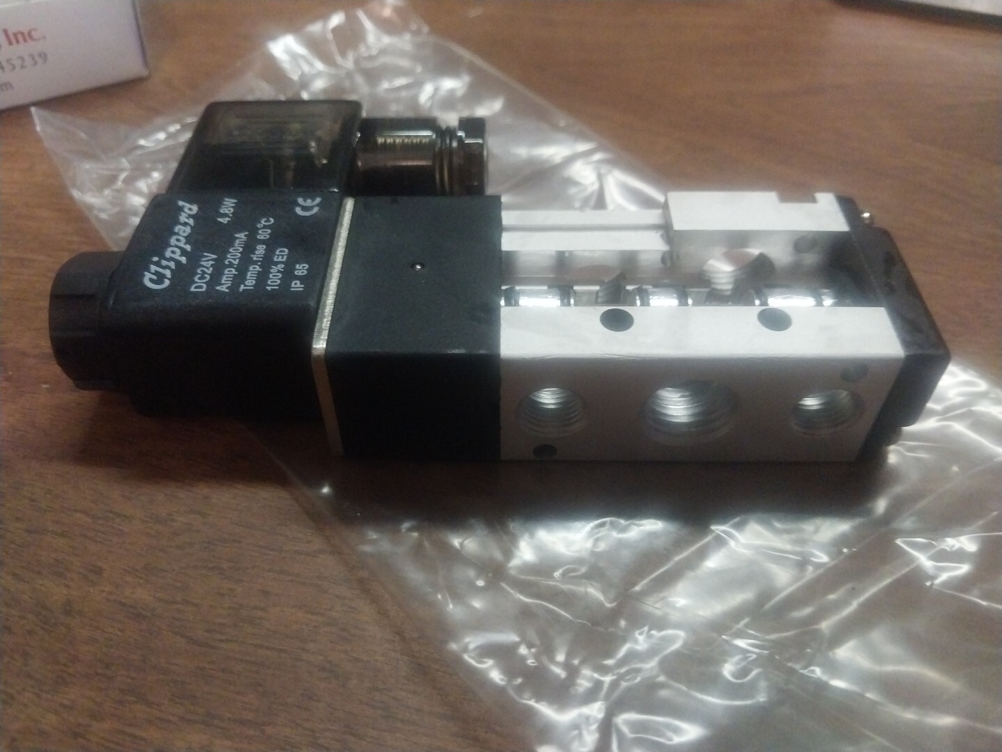 Clippard Maximatic MME-3QES-CT D024 24vdc 19 M6 Coil Style Din