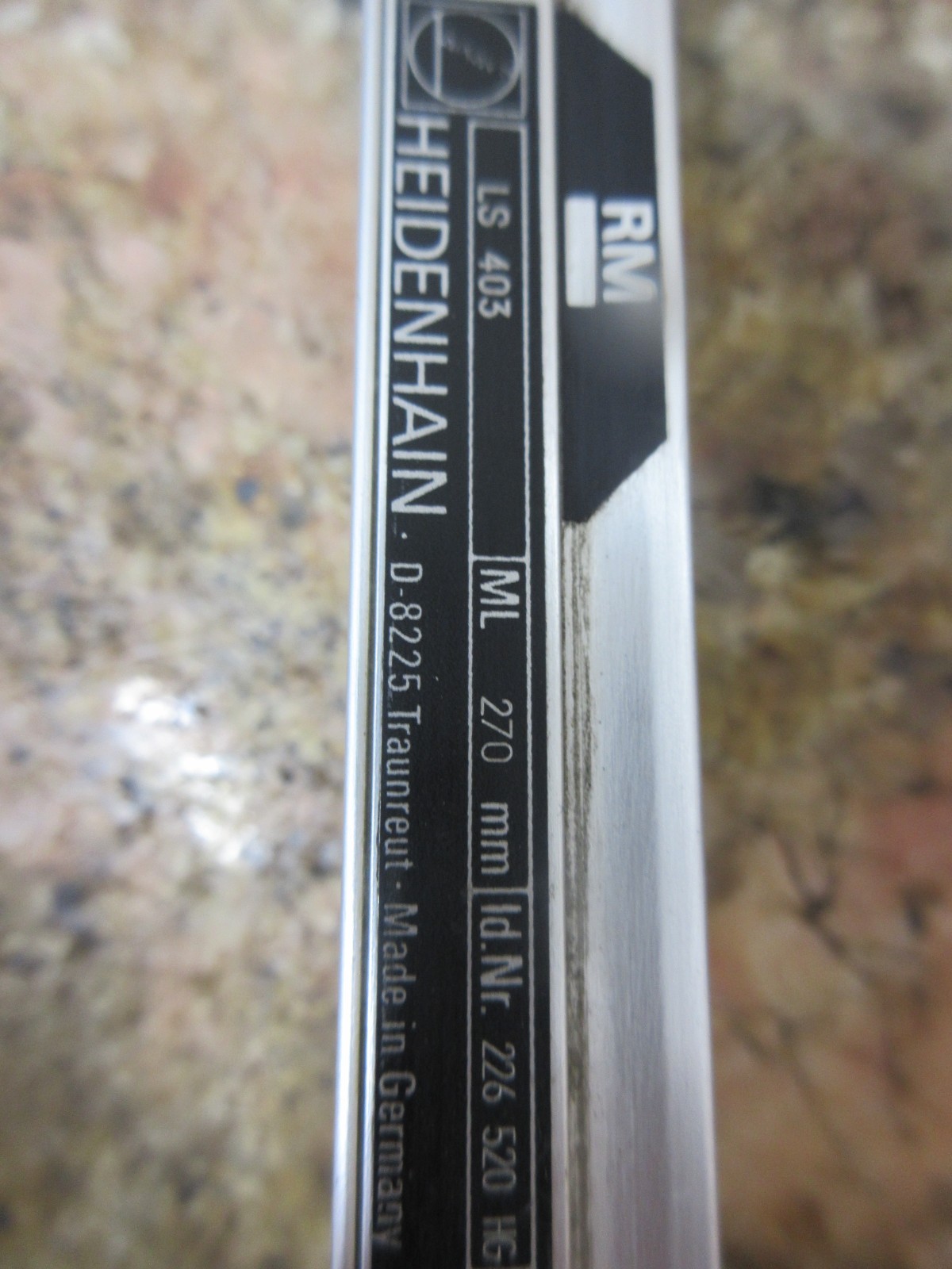 HEIDENHAIN LINEAR SCALE ENCODER LS403 ML 270 MM ID.NR.225 520 HG EACH 1