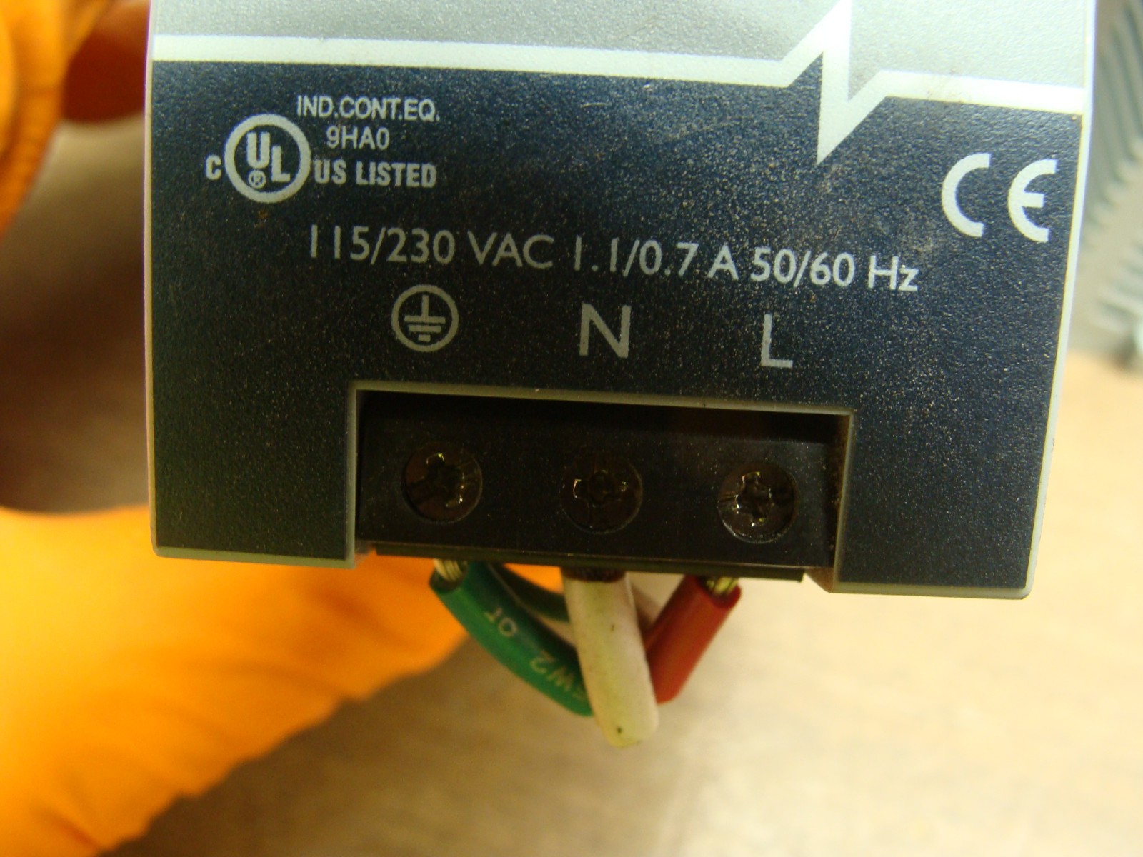 LOT OF 2 SOLA AC TO DC SWITCHING POWER SUPPLIES SDP 2-24-100T OUT: 24VDC / 2.1A