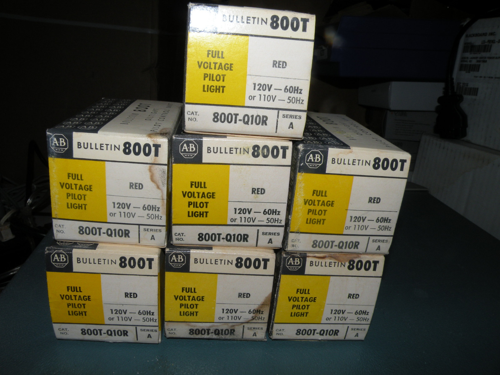 Allen Bradley 800T-Q10R SER A Red Full Voltage Pilot Light