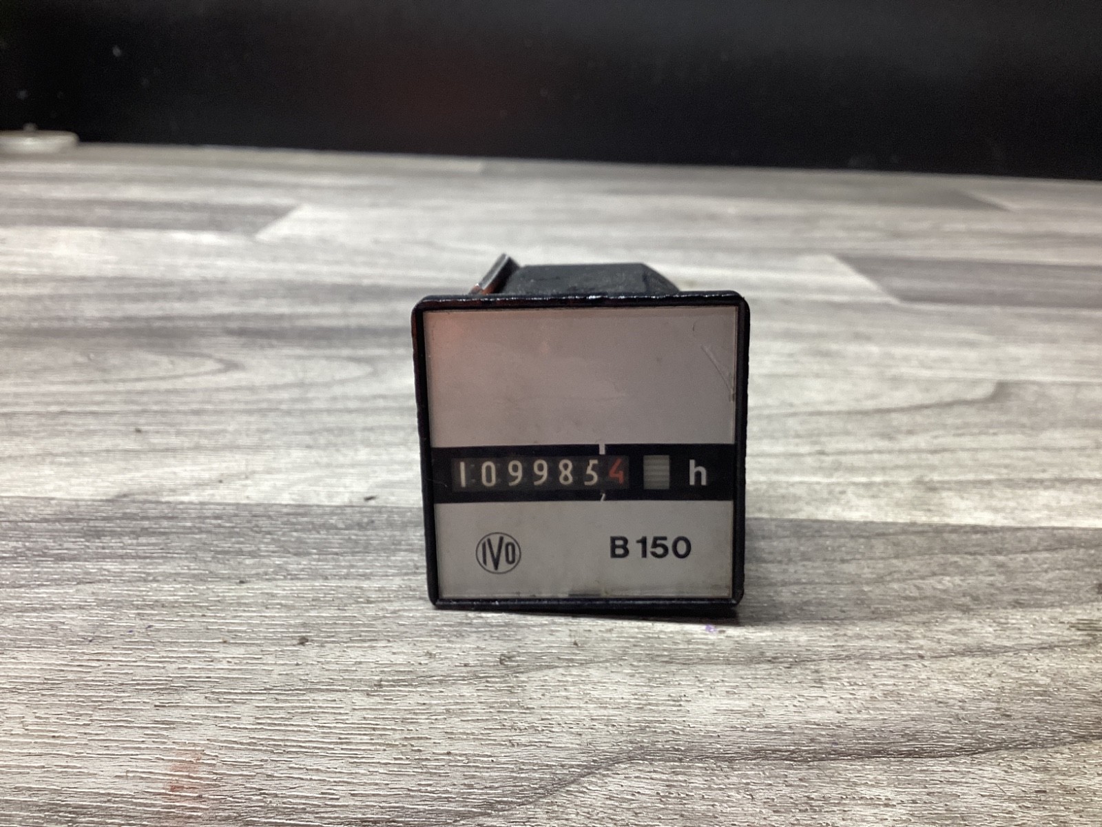 IV0 IVO COUNTING UNIT B150 CNC EDM #118N28