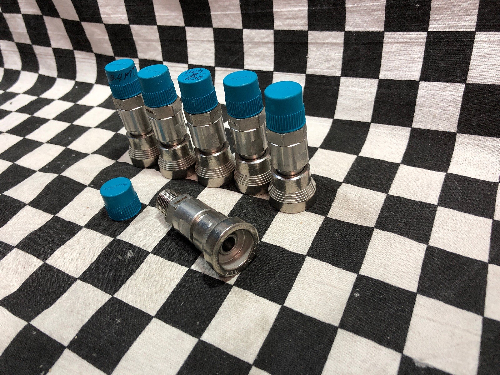 Lot Of 6, Swagelok SS-QC4-B-4PM, Quick Connect 1/4” NPT with VALVE #118N5