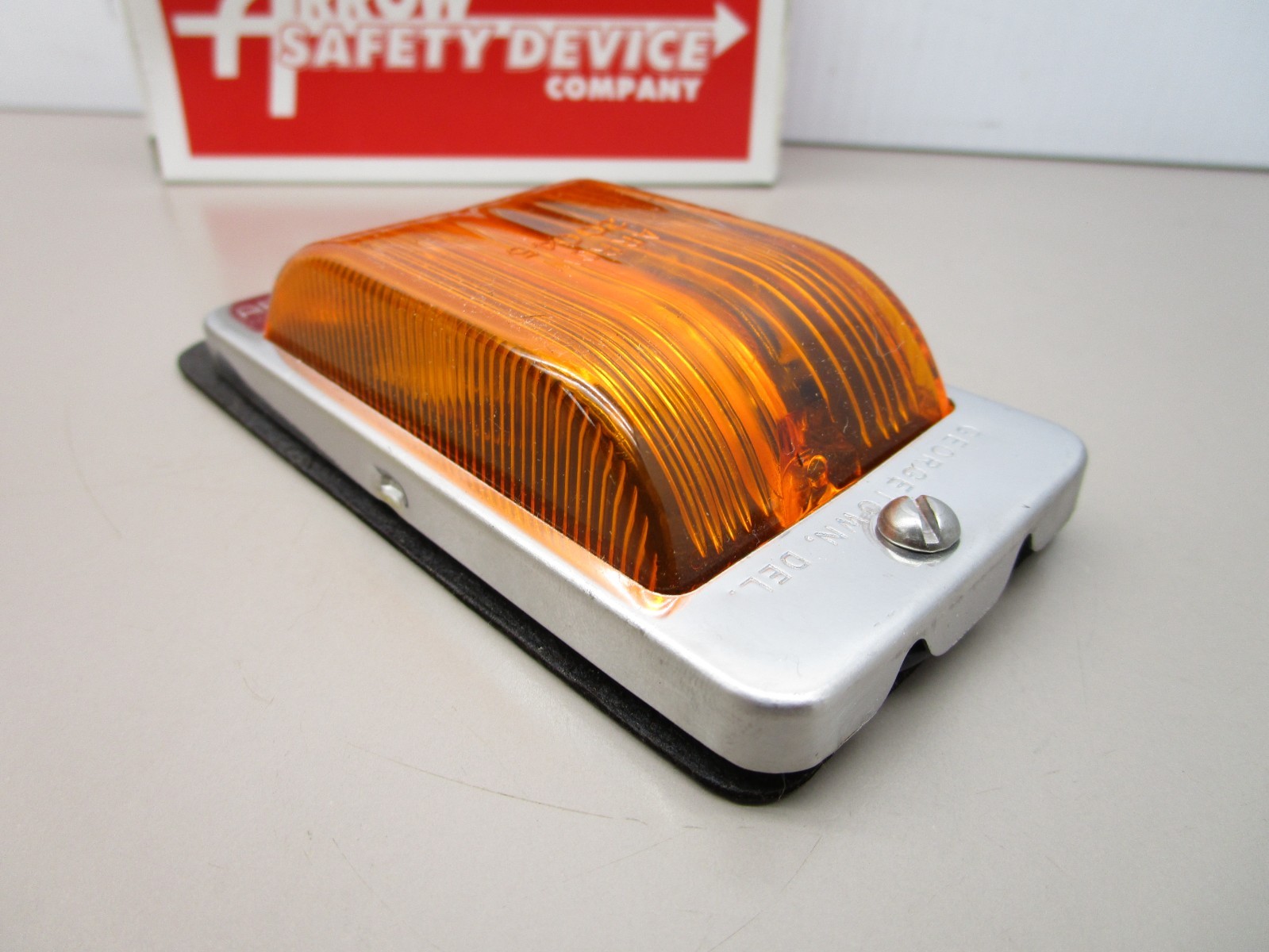 Arrow 048-75-312 No.48 Clearance Lamp Assembly Amber / Chrome 20045 Lens