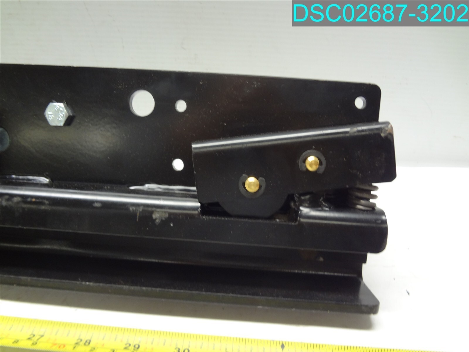 114-79-1 E32-D BLACK 23-3/4″ L X 5-1/4″W PIN 6-1/4″