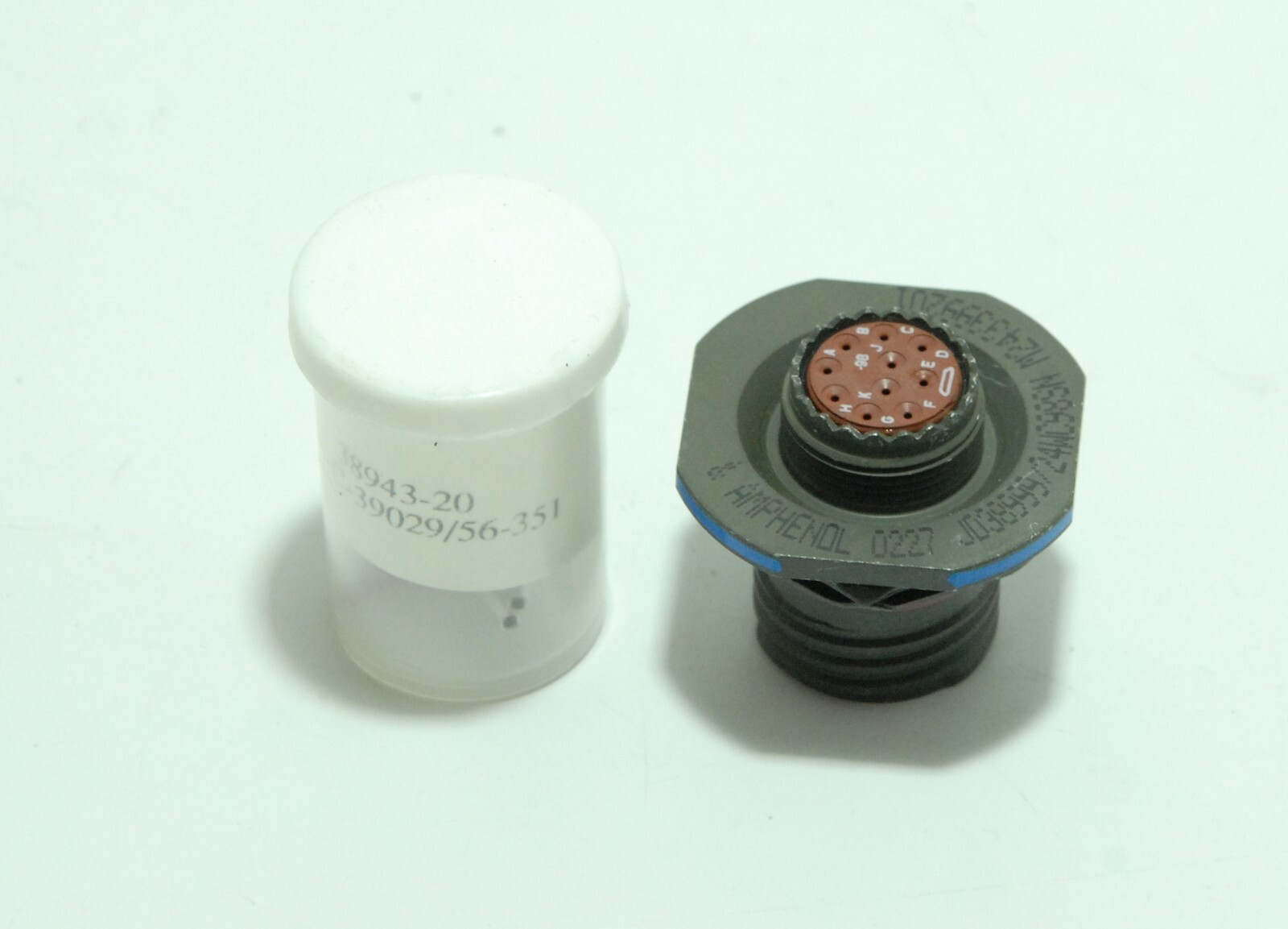 Deutsch Dagan D38999/24WC-98SN Amphenol Ref M164002/40 Connector W/ Pins