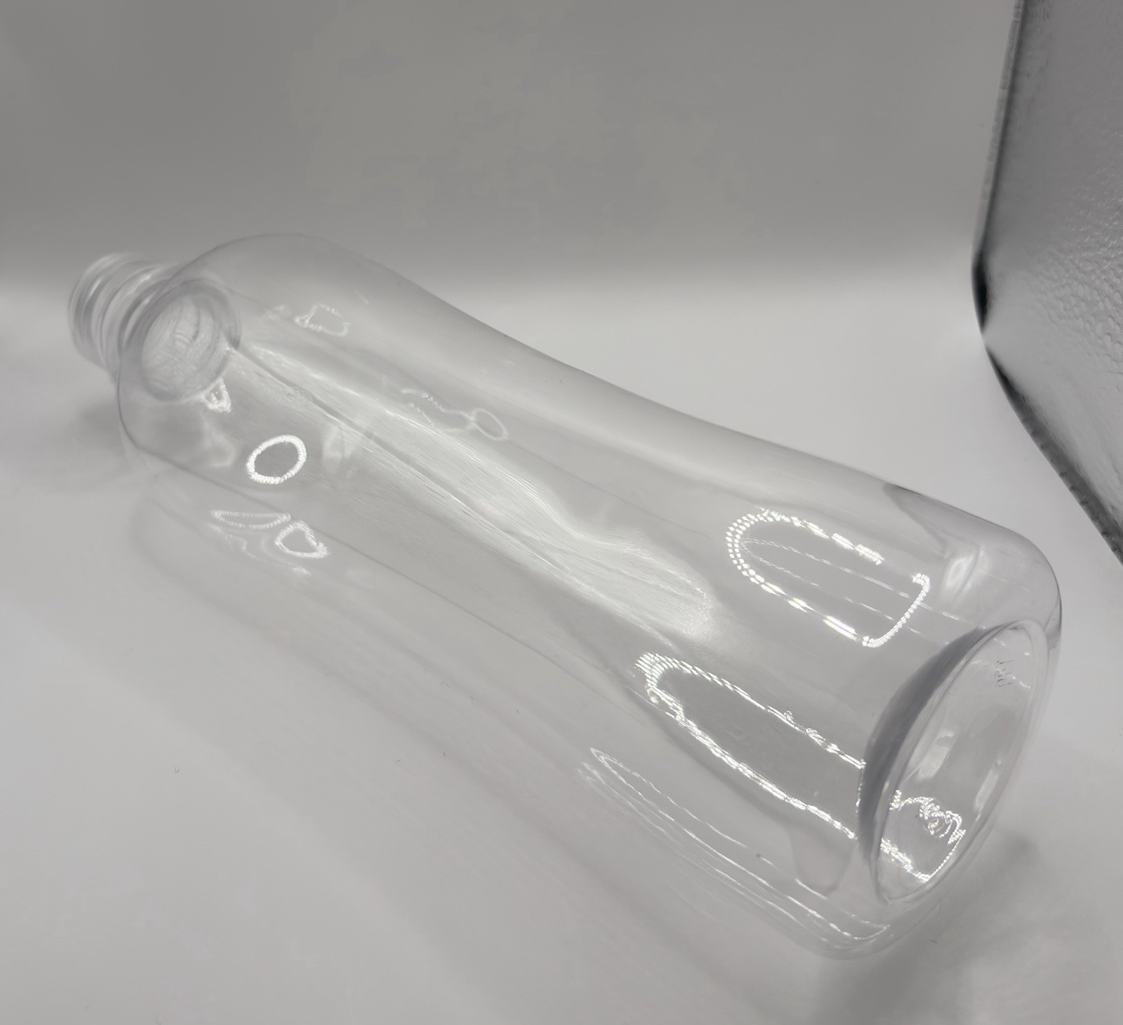 Bulk PET Bottles 16.9 oz – 8,000 Units – 28mm Neck – NEW – Custom Design