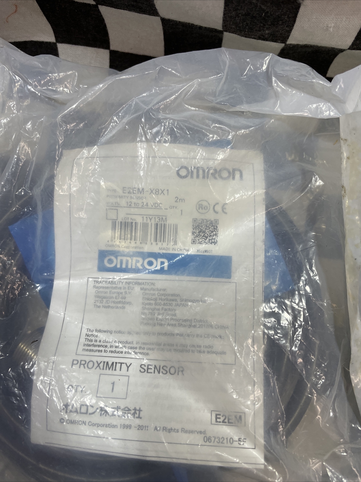 OMRON E2EM-X8X1-2M, E2EMX8X12M, Extnd m18 Shd DC, LOT OF 3, SHIPSAMEDAY#1472P4