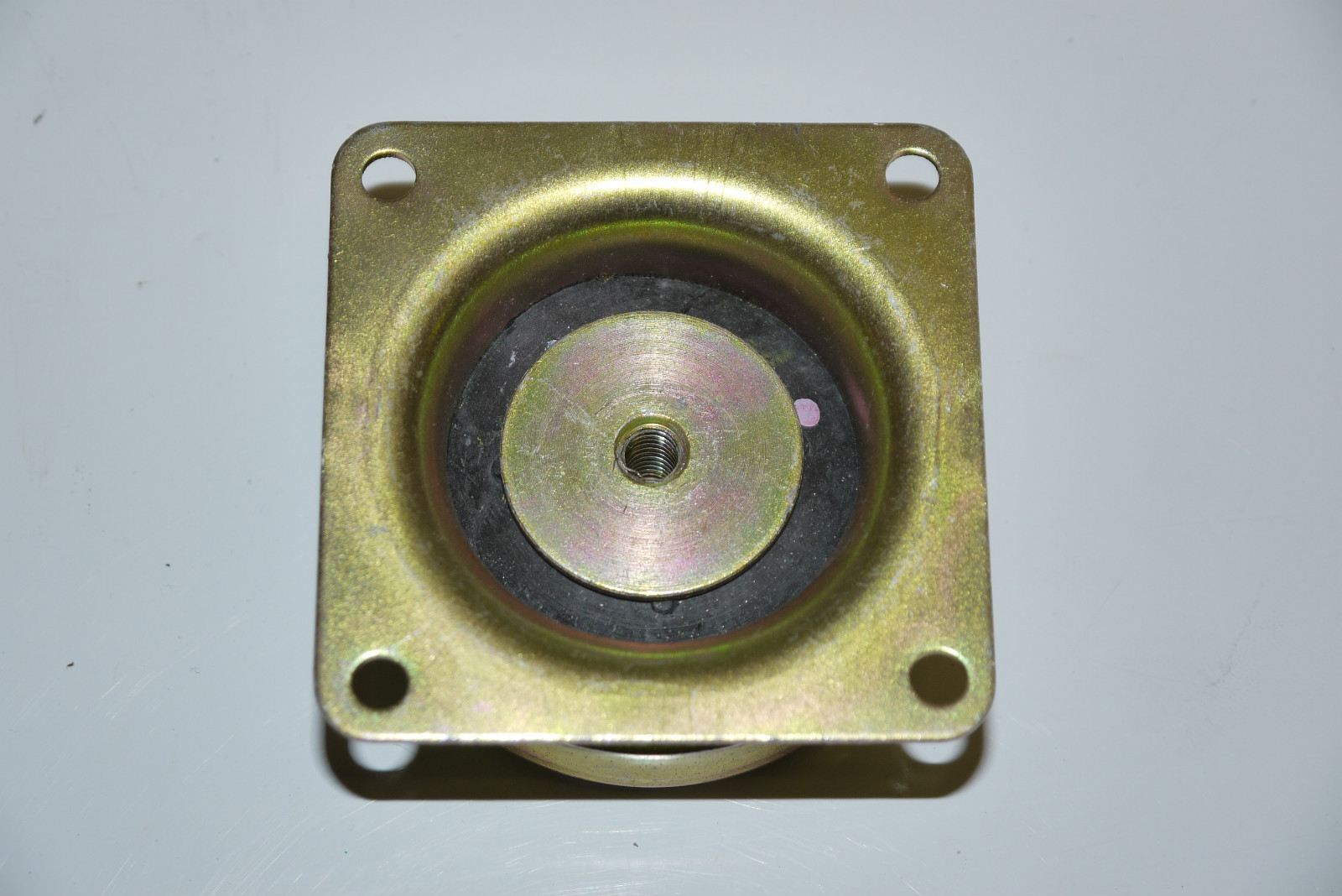NEW BARRY CONTROLS CUPMOUNTS UC1050-T4 100LB LOAD RANGE CUP MOUNT PROTECTION