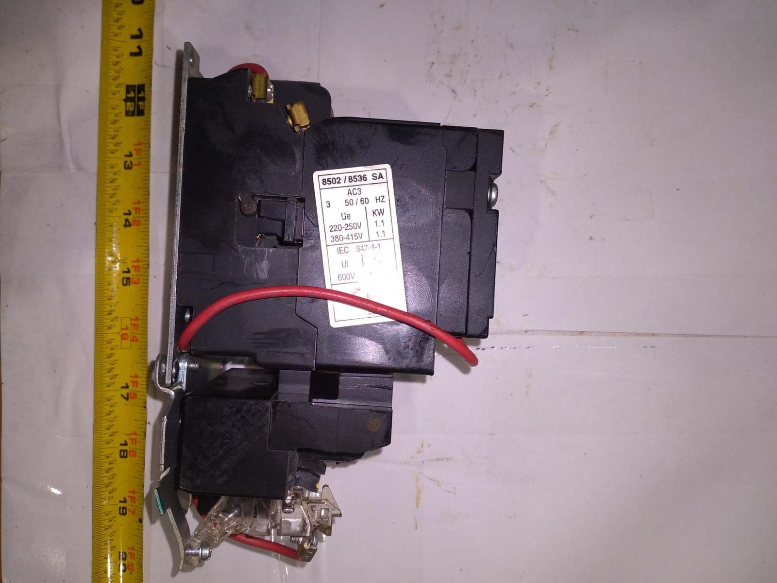 SQUARE D 8536SAO12S SER B 200-575V 60HZ 1 1/2-2HP 1.1-1.5KW