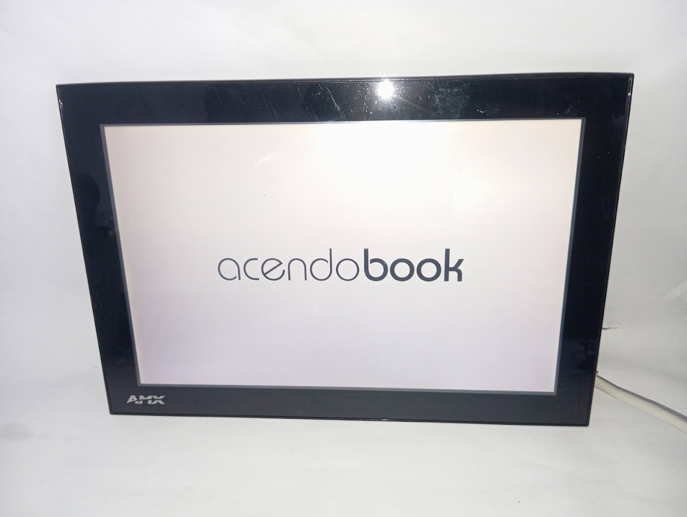 AMX FG2265-40 Touchpanel Acendobook RoomBook Scheduling Panel RMBK-1001 Harman