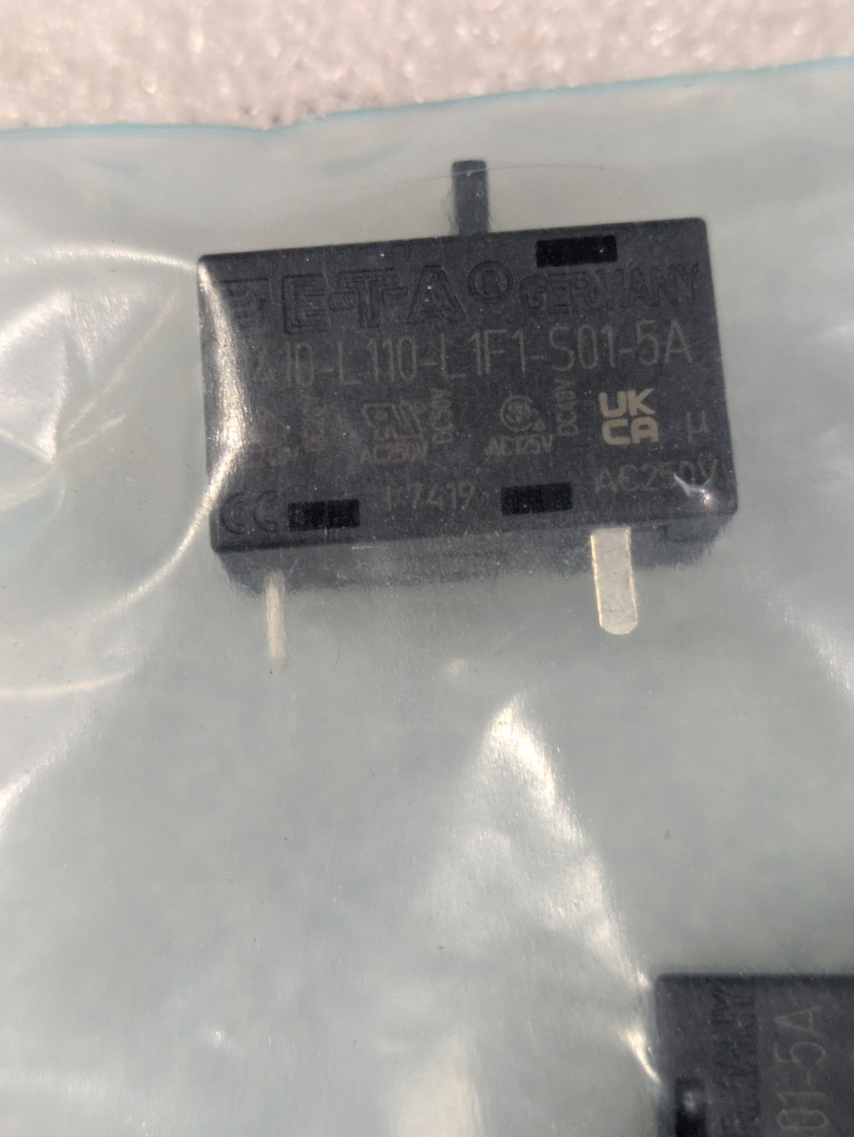 E-T-A 1410-L110-L1F1-S01-5A Circuit Breaker 5 Amp Thermal Magnetic New