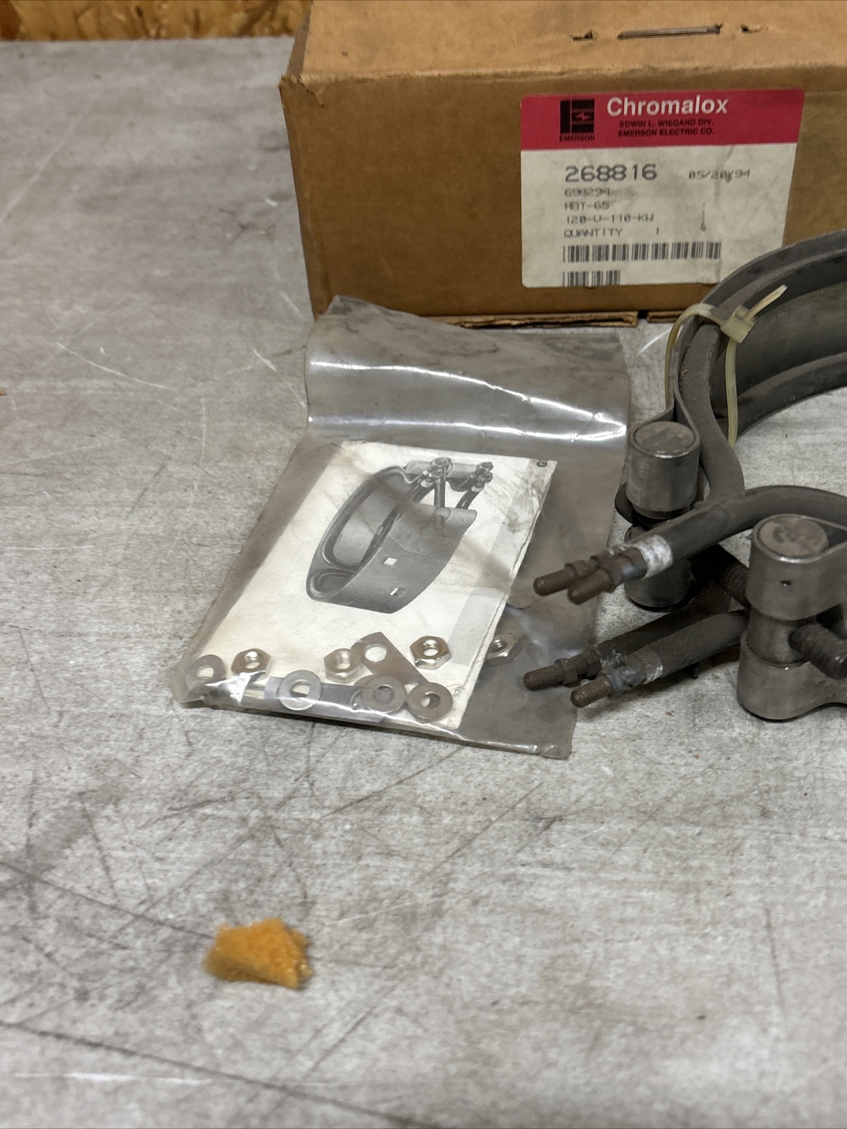 NEW Chromalox HBT-65 Tubular Band Heater; 268816, 120V, 110KW