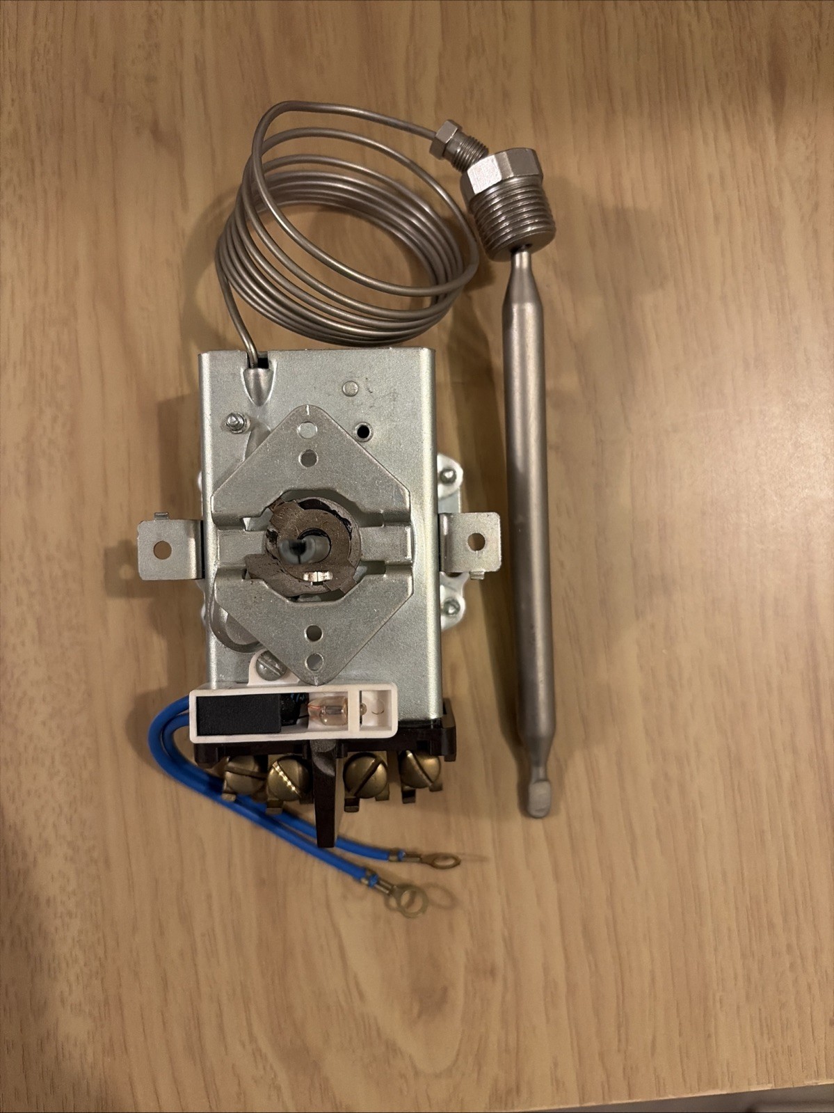 THERMOSTAT D1/D18, 3/8 X 5-3/4, 36
