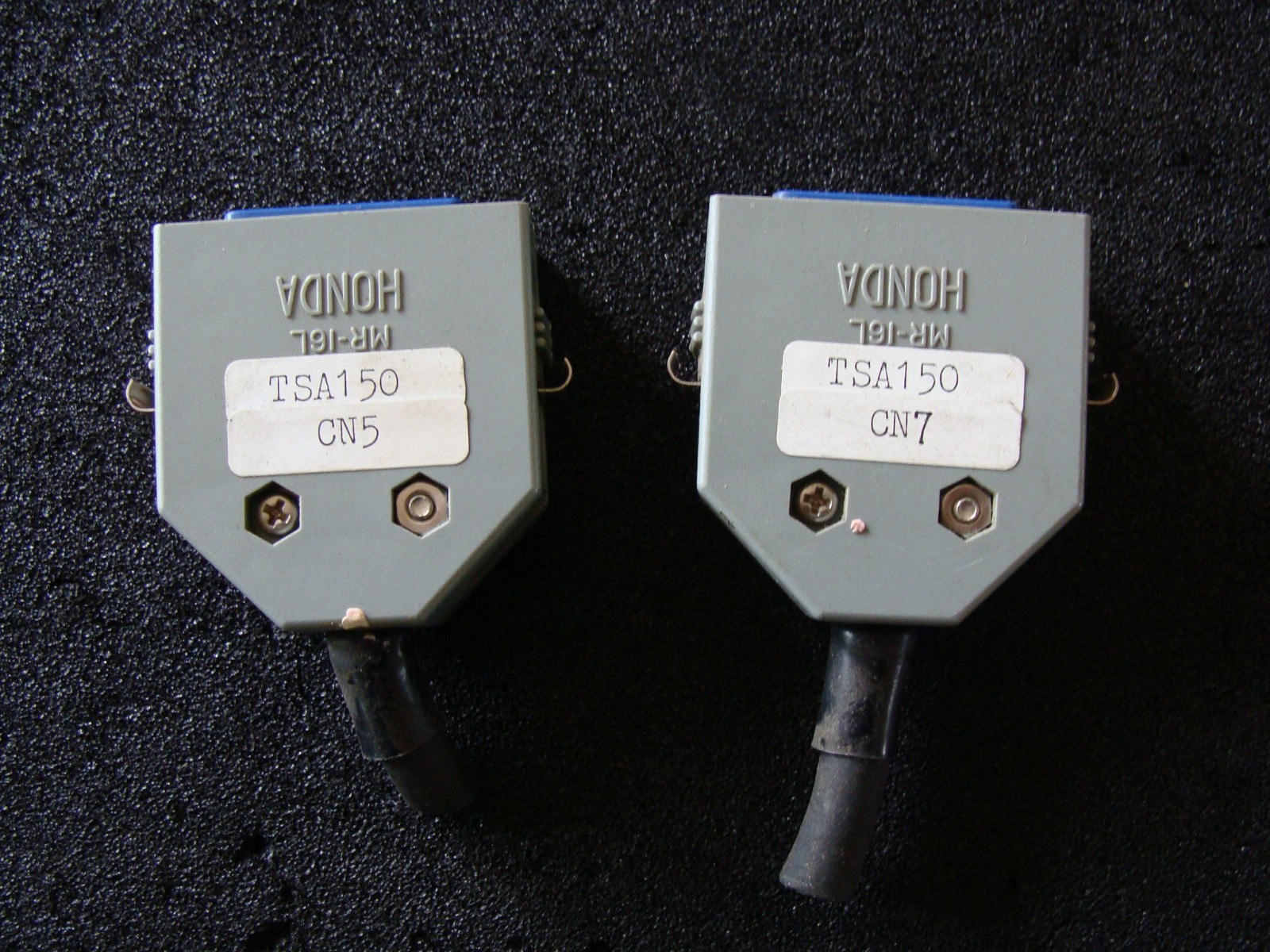 2 Honda male plug in MR-16L ” TSA 150 CN5″