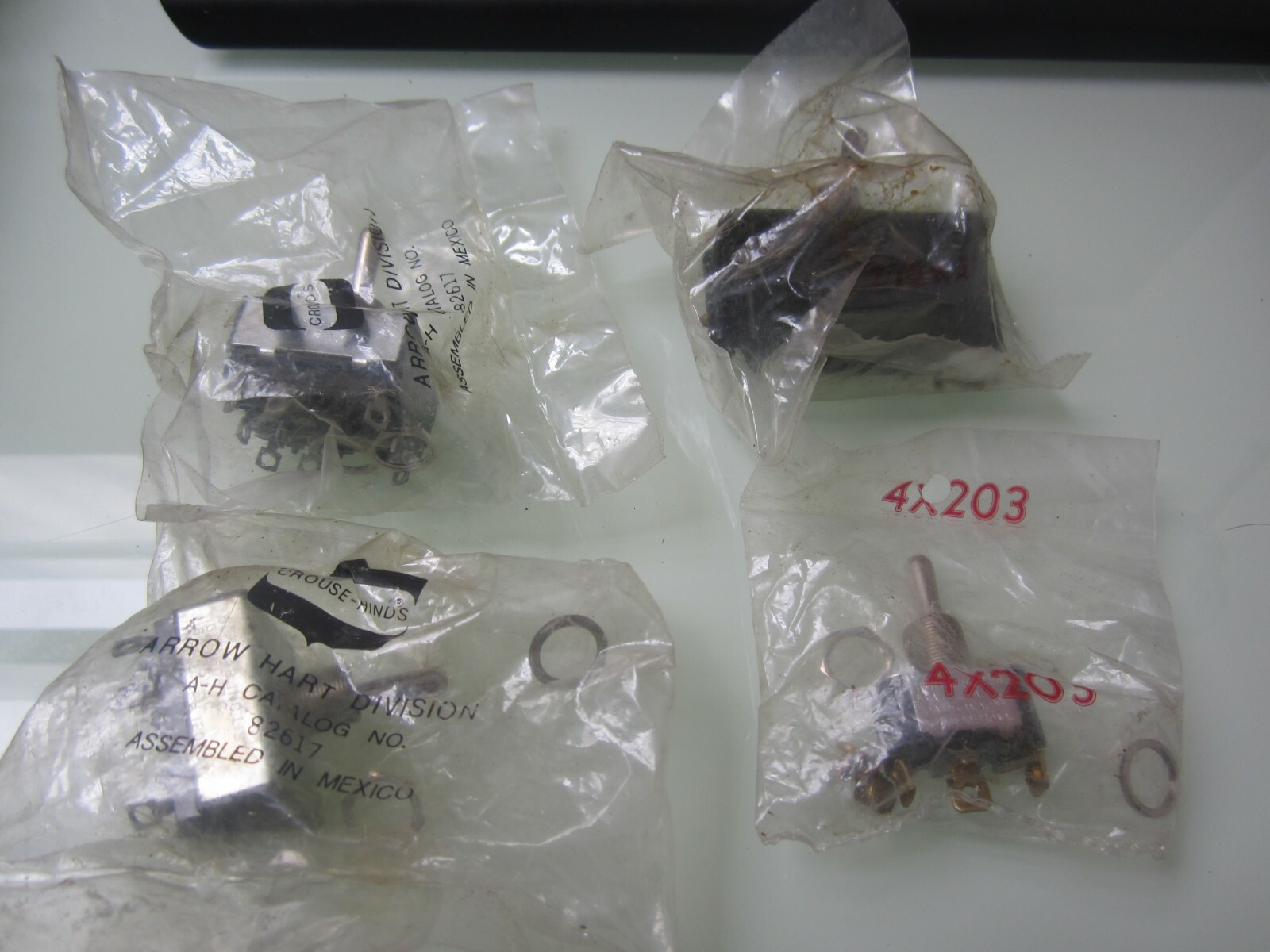 2 Arrow Hart 82617 Toggle Switchs 1 COLE H. 1 CARLING 4X203 switches
